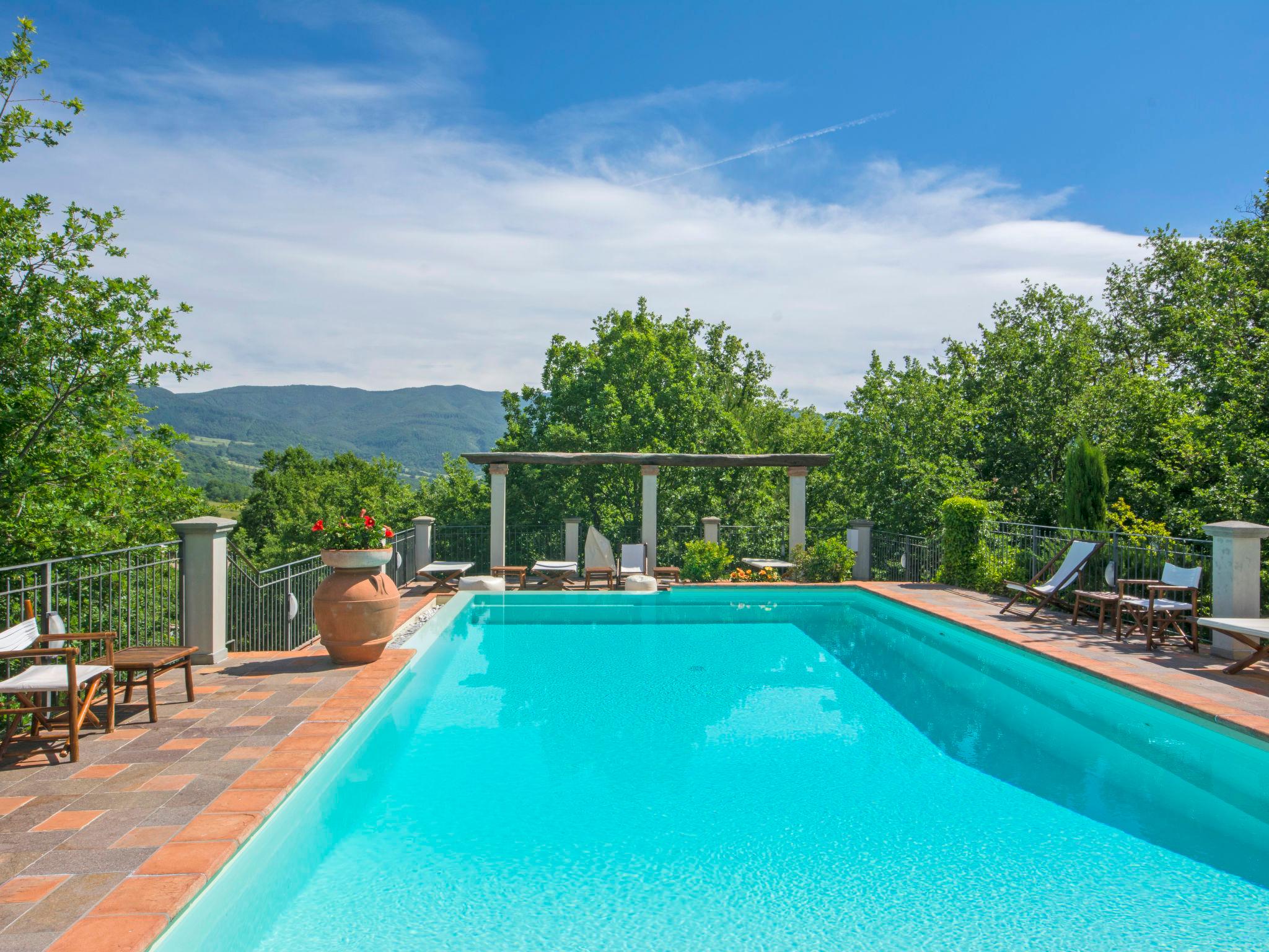 Photo 20 - 2 bedroom Apartment in Barberino di Mugello with swimming pool and garden