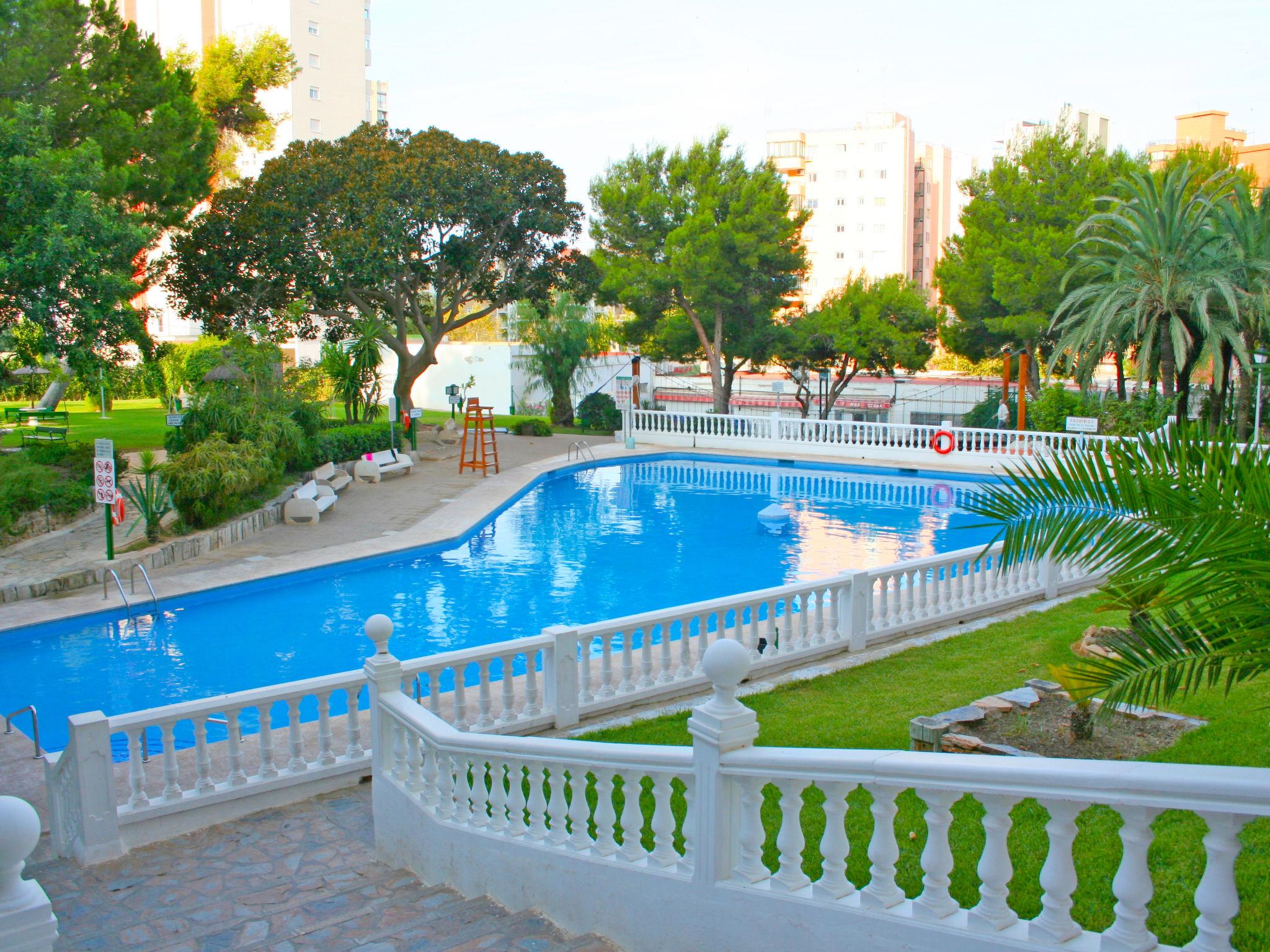 Foto 2 - Apartamento de 1 habitación en Benidorm con piscina y vistas al mar