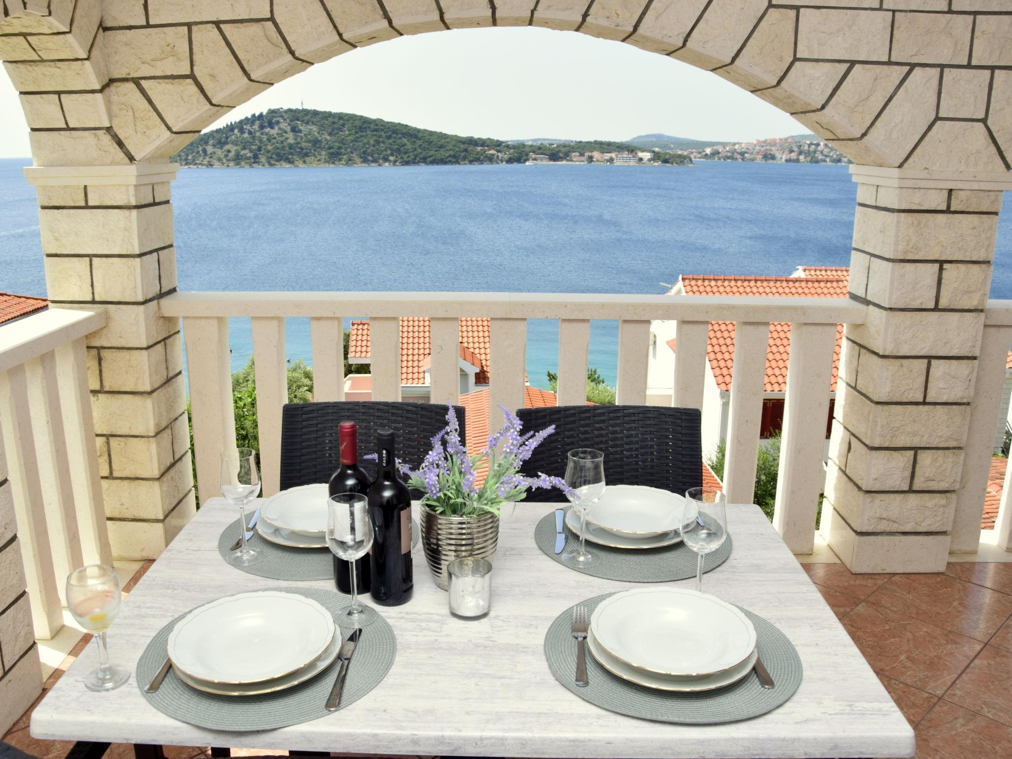 Foto 6 - Appartamento con 1 camera da letto a Rogoznica con terrazza e vista mare