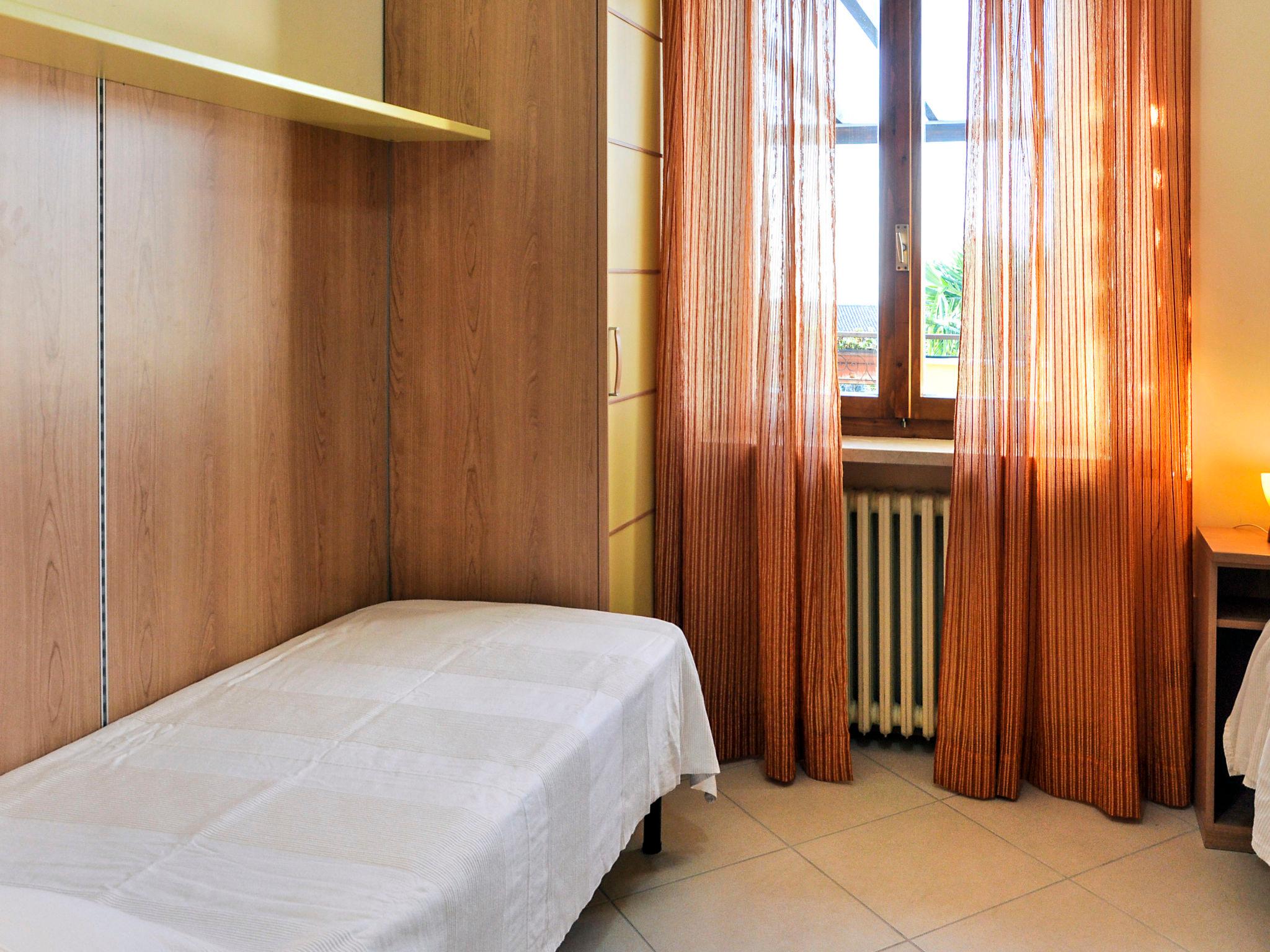 Photo 8 - 2 bedroom Apartment in Lazise with swimming pool and garden