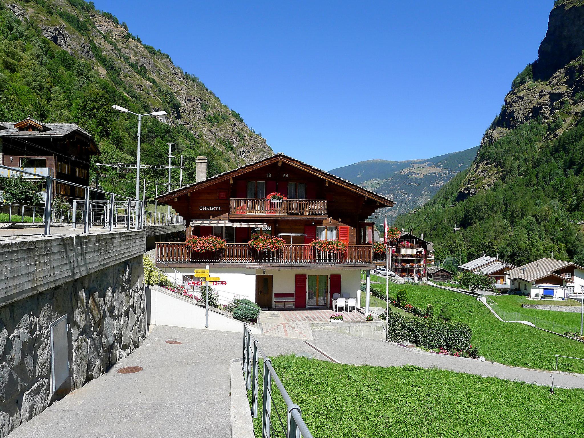 Foto 6 - Appartamento con 2 camere da letto a Embd con giardino e vista sulle montagne