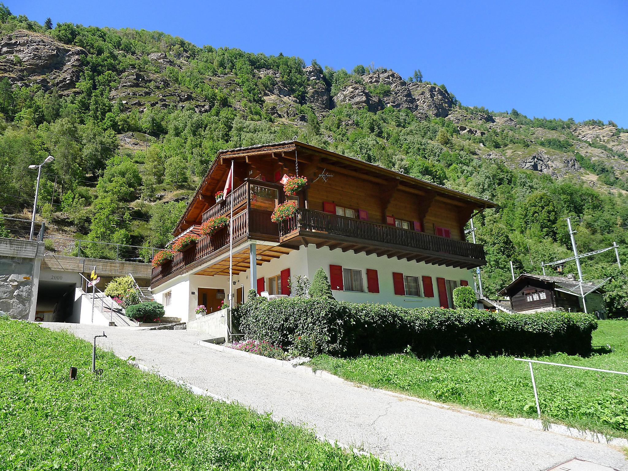 Photo 15 - Appartement de 2 chambres à Embd avec jardin et vues sur la montagne