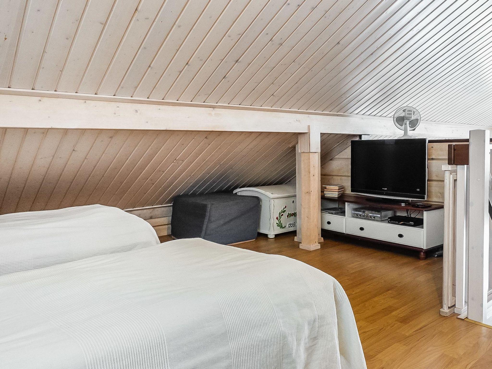 Foto 20 - Casa de 2 habitaciones en Sodankylä con sauna y vistas a la montaña
