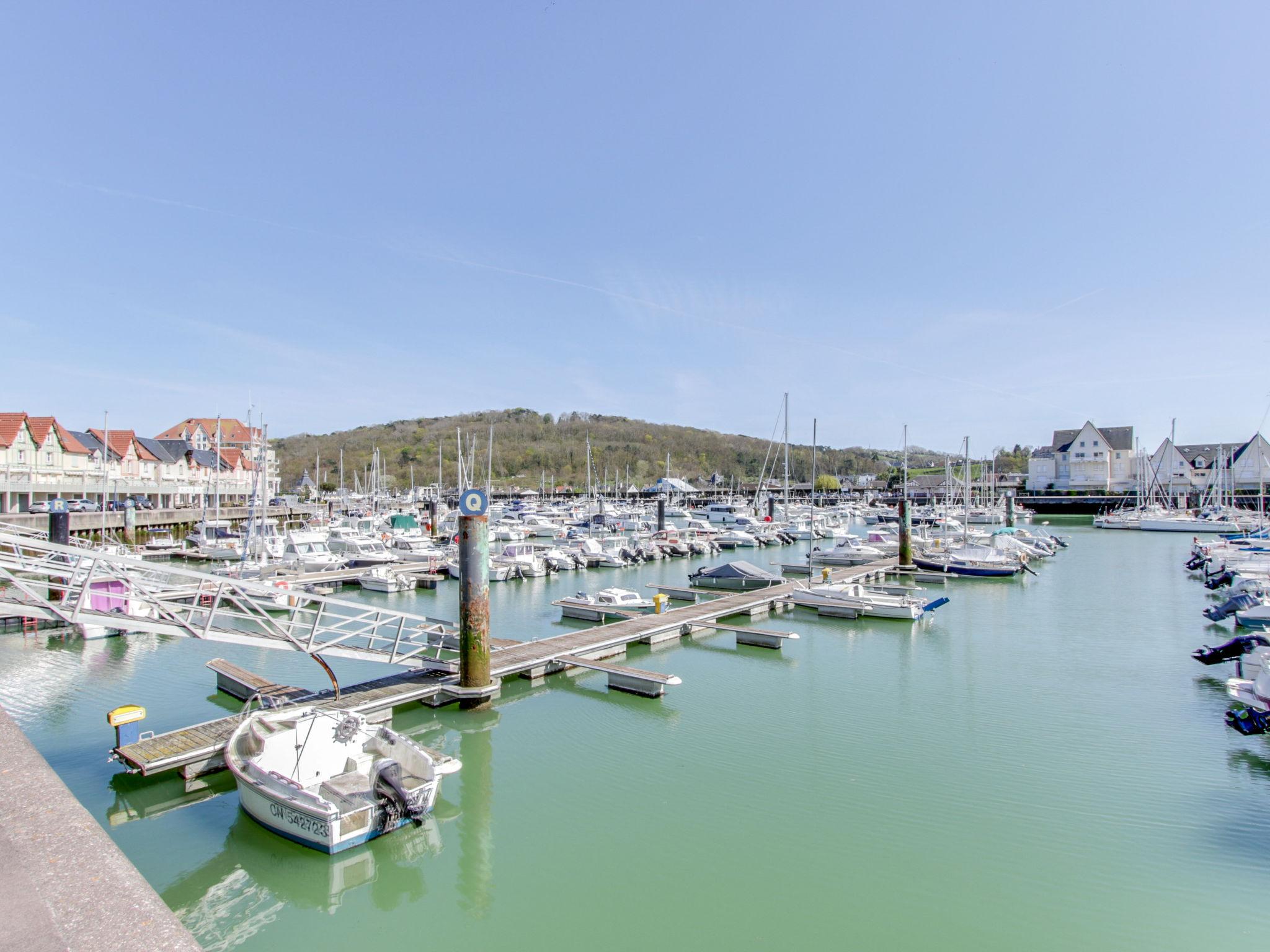 Photo 19 - Appartement de 1 chambre à Dives-sur-Mer avec piscine et vues à la mer