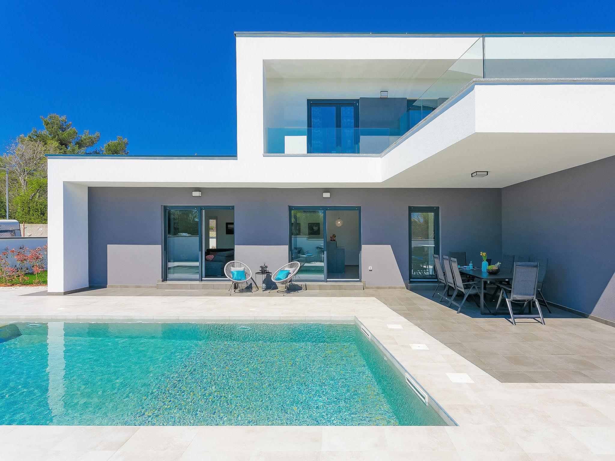 Photo 1 - Maison de 3 chambres à Medulin avec piscine privée et jardin