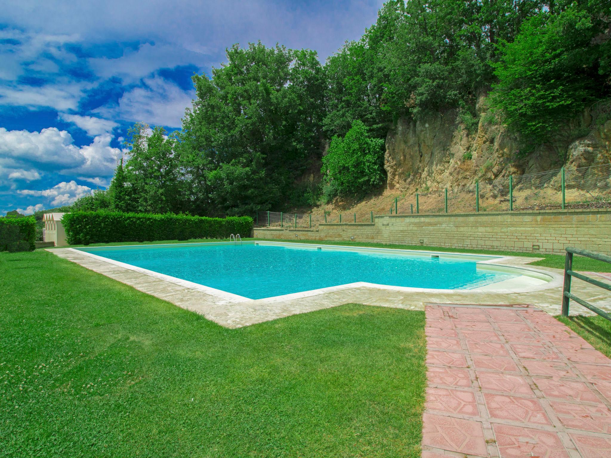 Foto 33 - Casa de 4 habitaciones en Sorano con piscina y jardín