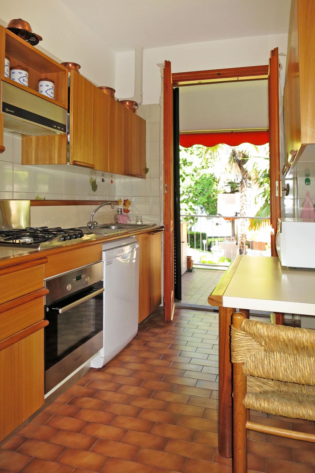 Photo 8 - 2 bedroom Apartment in Arona with garden and terrace