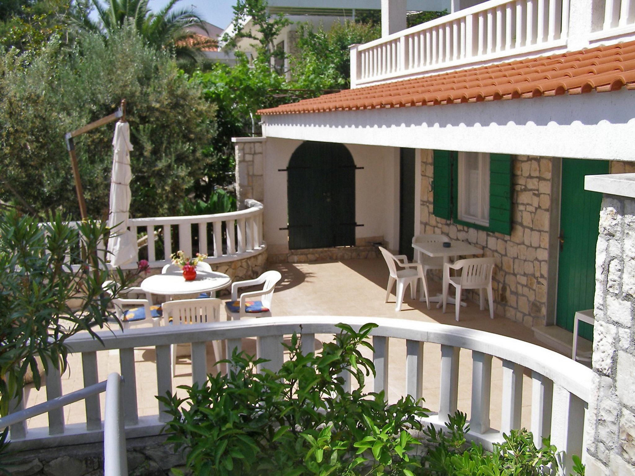 Foto 18 - Apartamento de 4 habitaciones en Okrug con terraza y vistas al mar