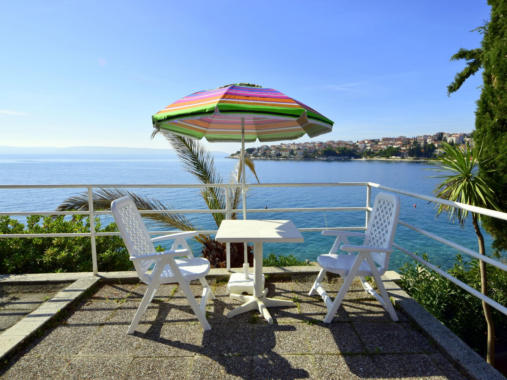 Photo 28 - Appartement de 4 chambres à Okrug avec terrasse et vues à la mer