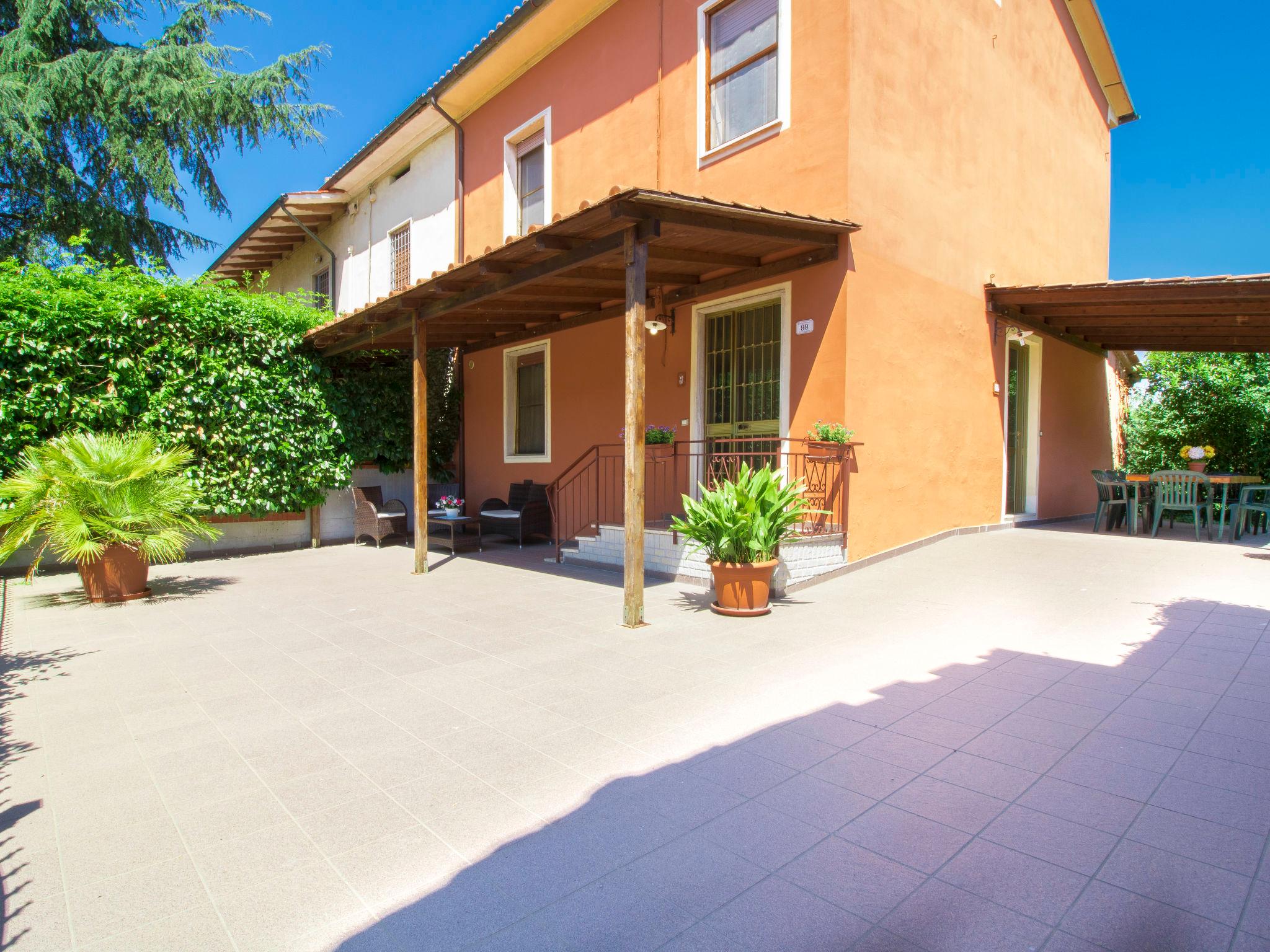 Foto 1 - Casa de 4 habitaciones en Castelfranco di Sotto con piscina y jardín
