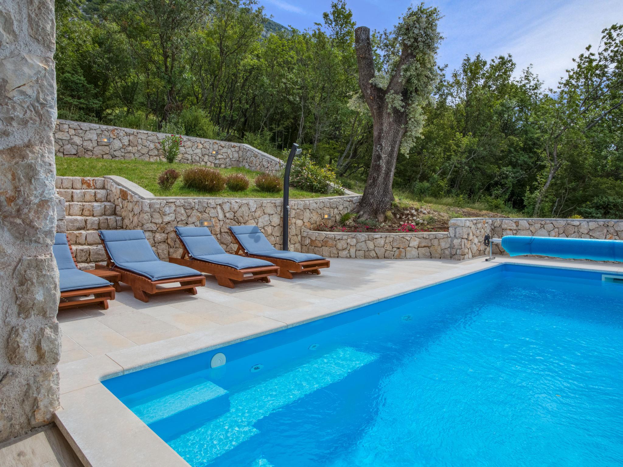 Foto 6 - Casa de 2 habitaciones en Vinodolska Općina con piscina privada y jardín