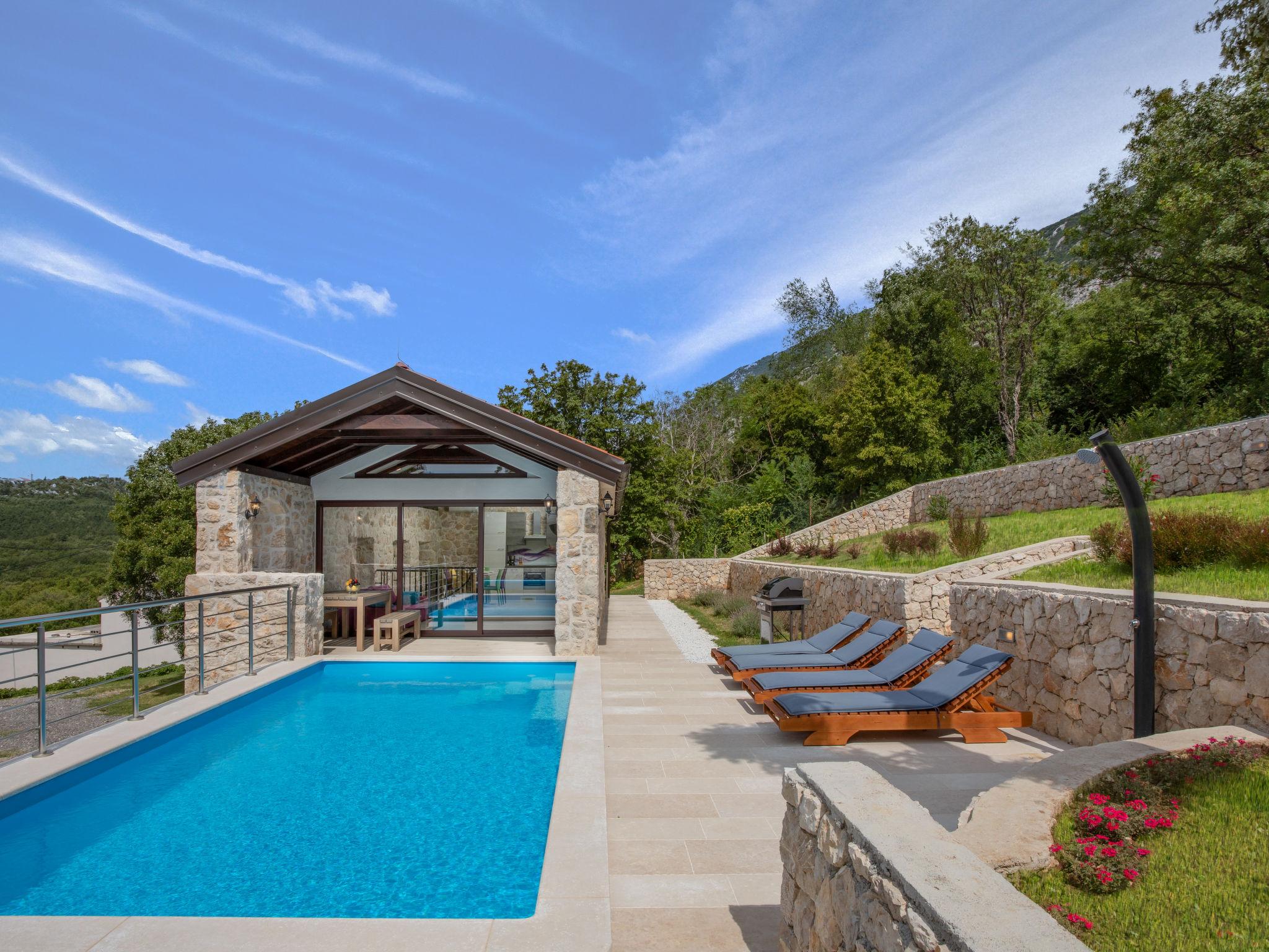 Photo 1 - Maison de 2 chambres à Vinodolska Općina avec piscine privée et jardin