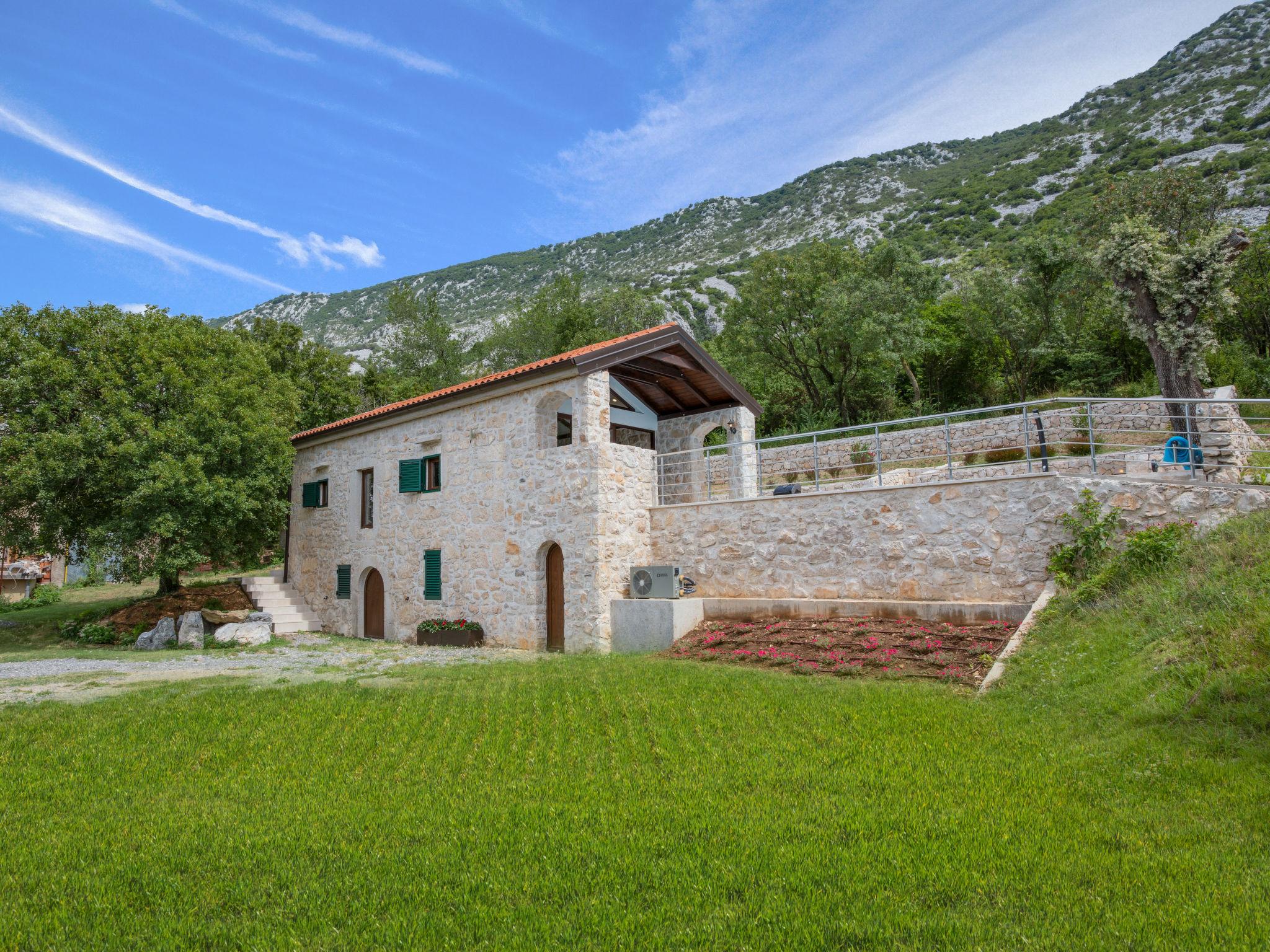 Foto 26 - Casa con 2 camere da letto a Vinodolska Općina con piscina privata e vista mare