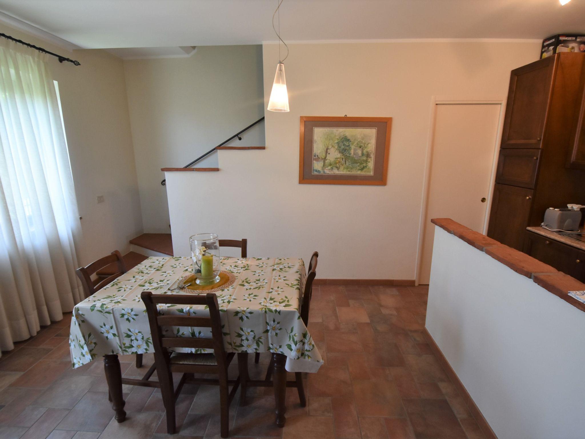 Photo 7 - 2 bedroom Apartment in Castana with swimming pool and garden