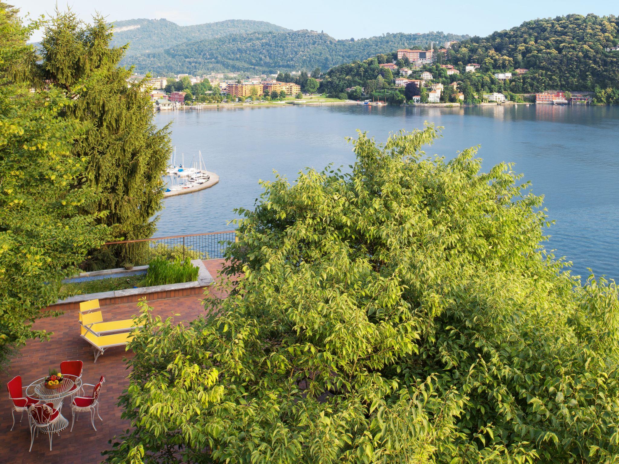 Foto 32 - Casa con 4 camere da letto a Laveno Mombello con giardino e terrazza