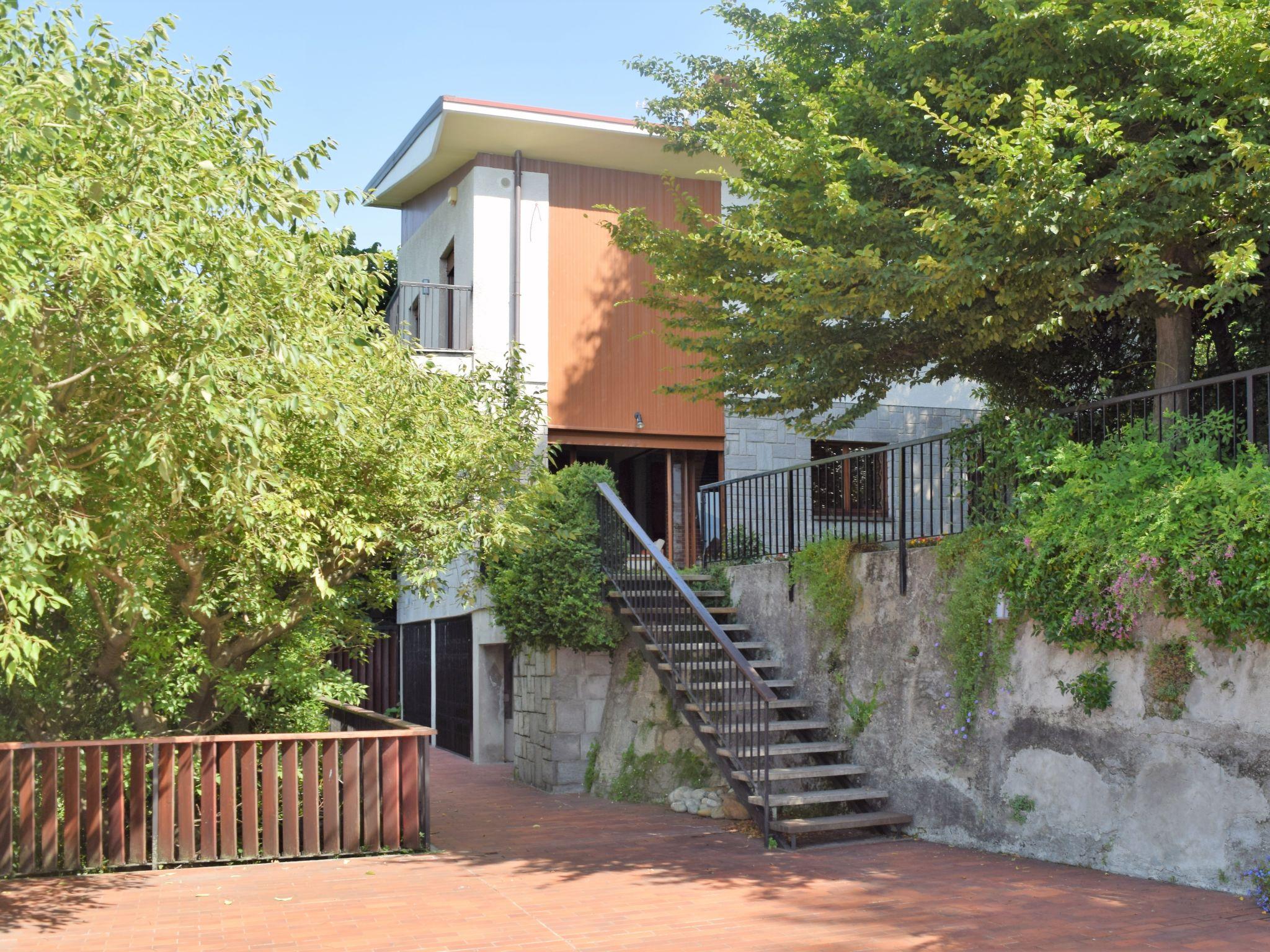 Foto 31 - Casa de 4 quartos em Laveno Mombello com terraço e vista para a montanha