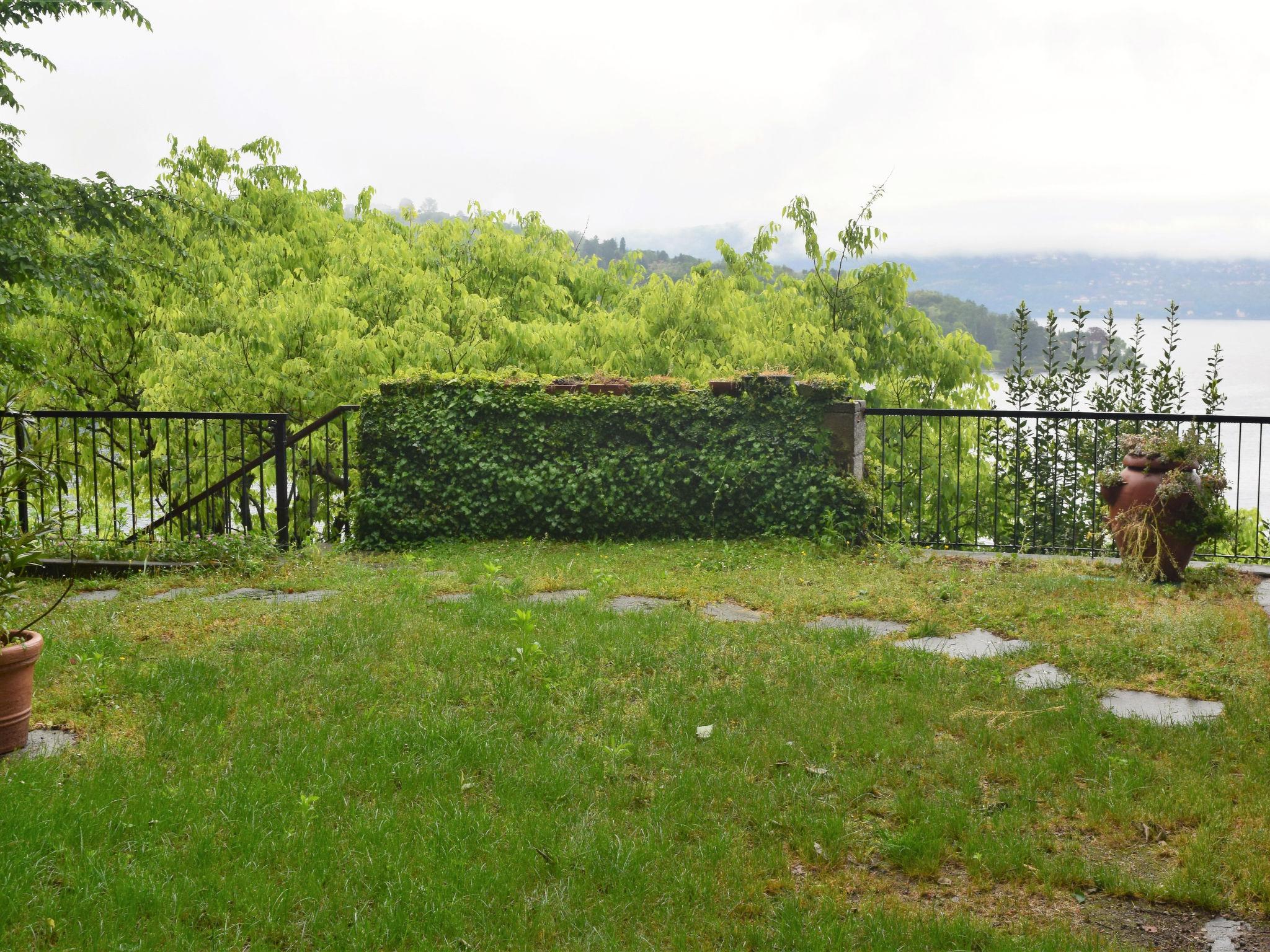 Foto 34 - Casa con 4 camere da letto a Laveno Mombello con giardino e terrazza