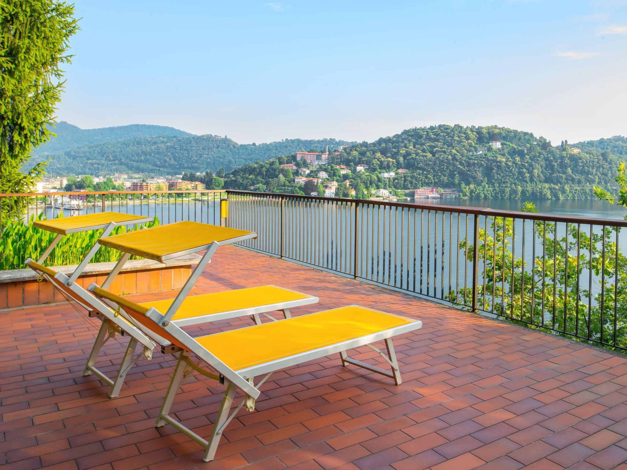 Foto 6 - Casa de 4 habitaciones en Laveno Mombello con terraza y vistas a la montaña