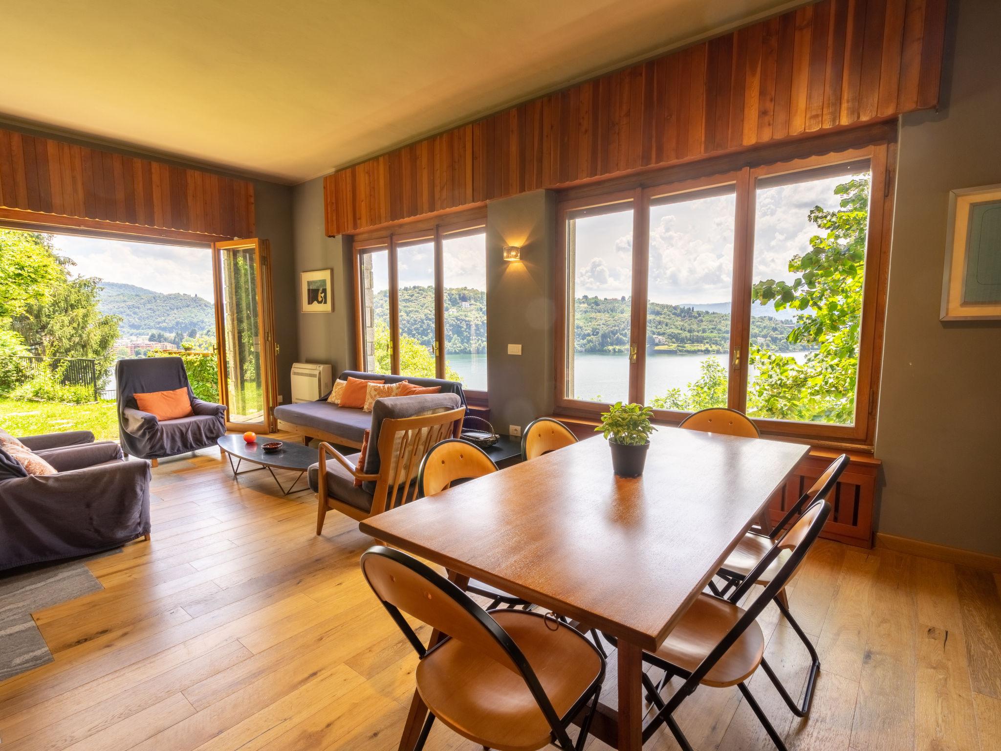 Photo 8 - Maison de 4 chambres à Laveno Mombello avec terrasse et vues sur la montagne