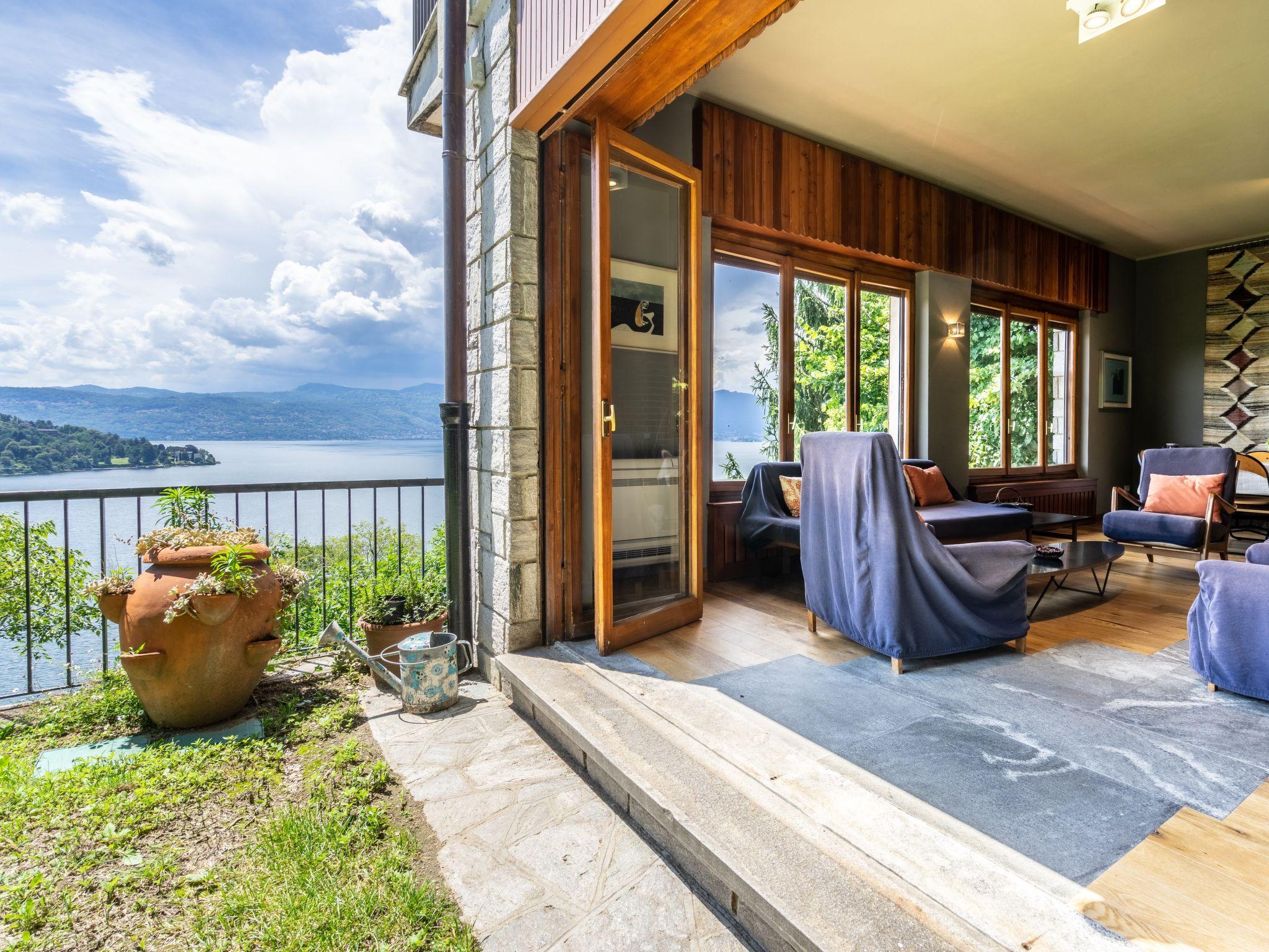 Photo 3 - Maison de 4 chambres à Laveno Mombello avec terrasse et vues sur la montagne