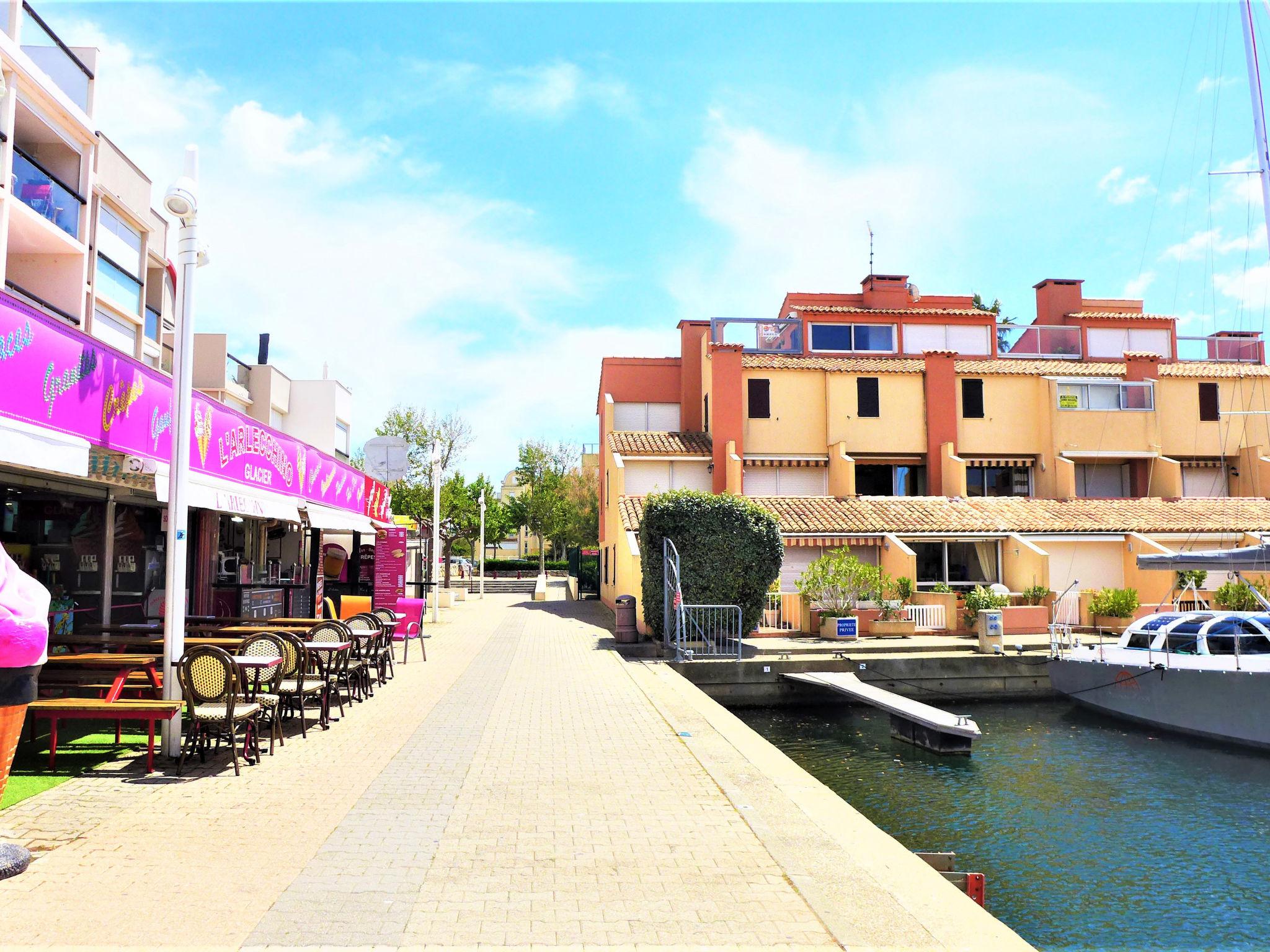 Photo 20 - Apartment in Gruissan with sea view