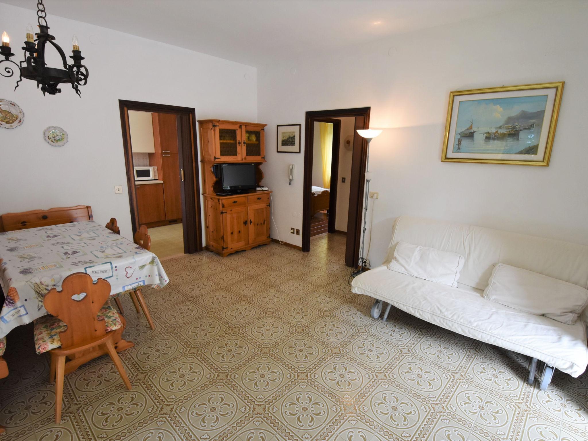 Photo 10 - 2 bedroom Apartment in Idro with garden and terrace