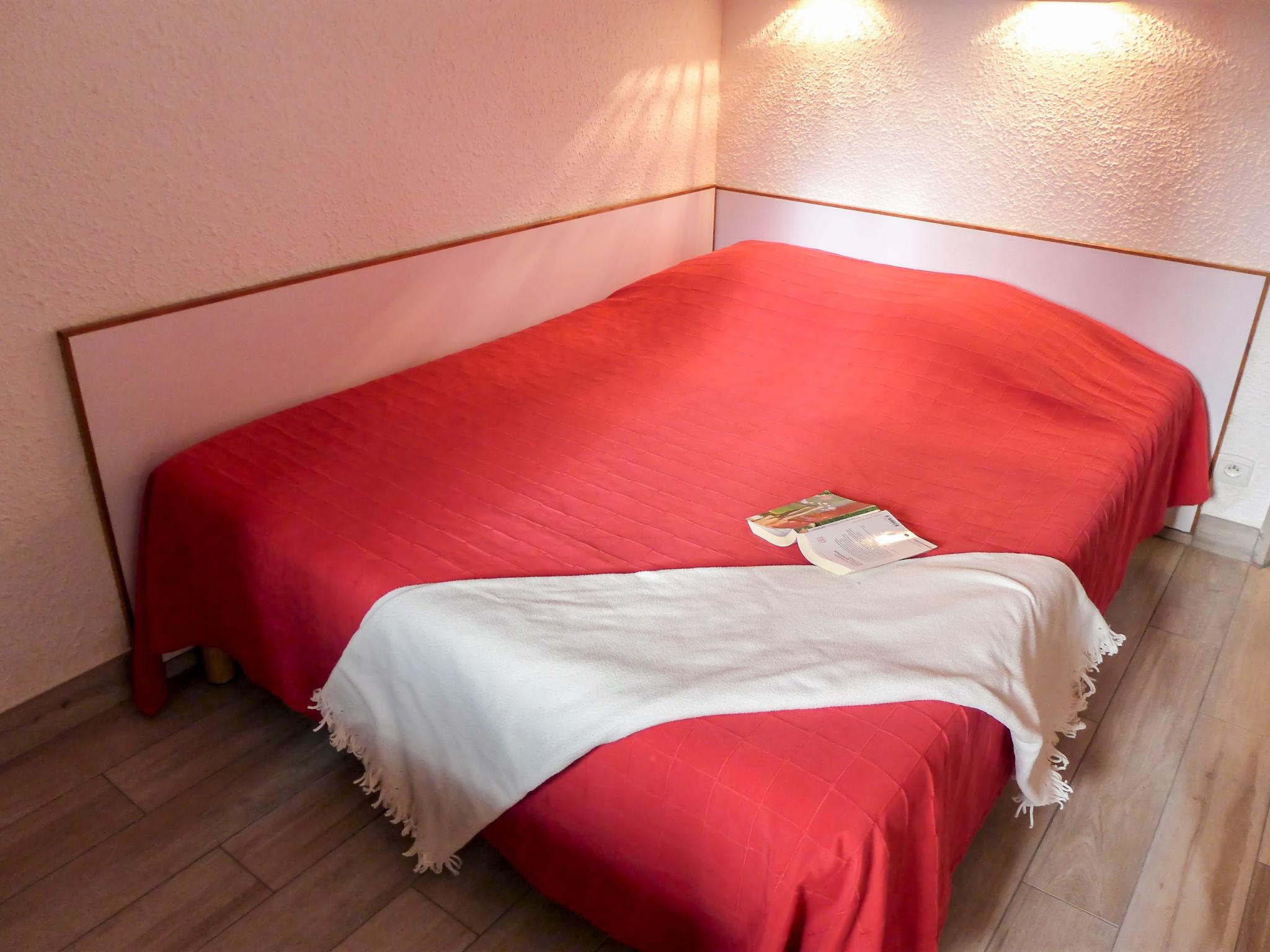Foto 5 - Apartment mit 1 Schlafzimmer in Chamonix-Mont-Blanc mit blick auf die berge