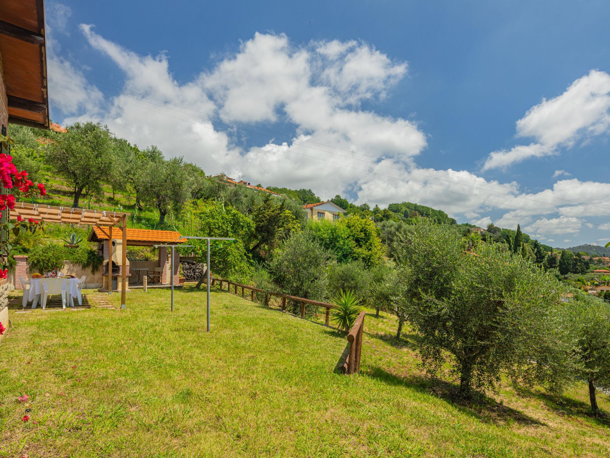 Foto 41 - Casa de 4 quartos em Massarosa com piscina privada e vistas do mar