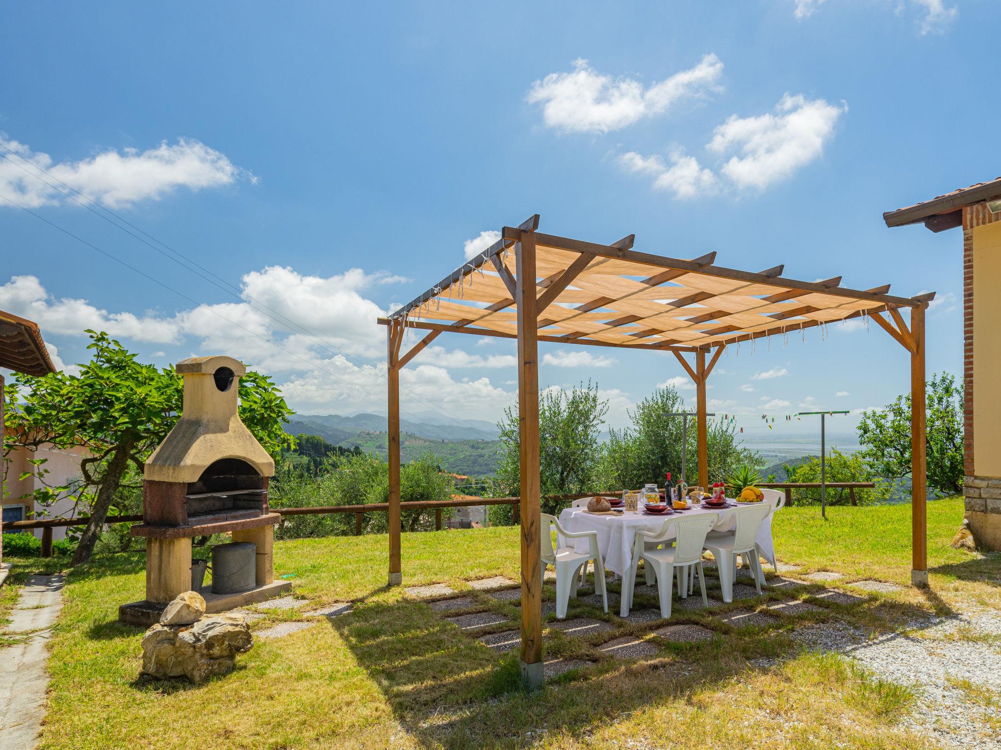 Foto 35 - Casa con 4 camere da letto a Massarosa con piscina privata e vista mare