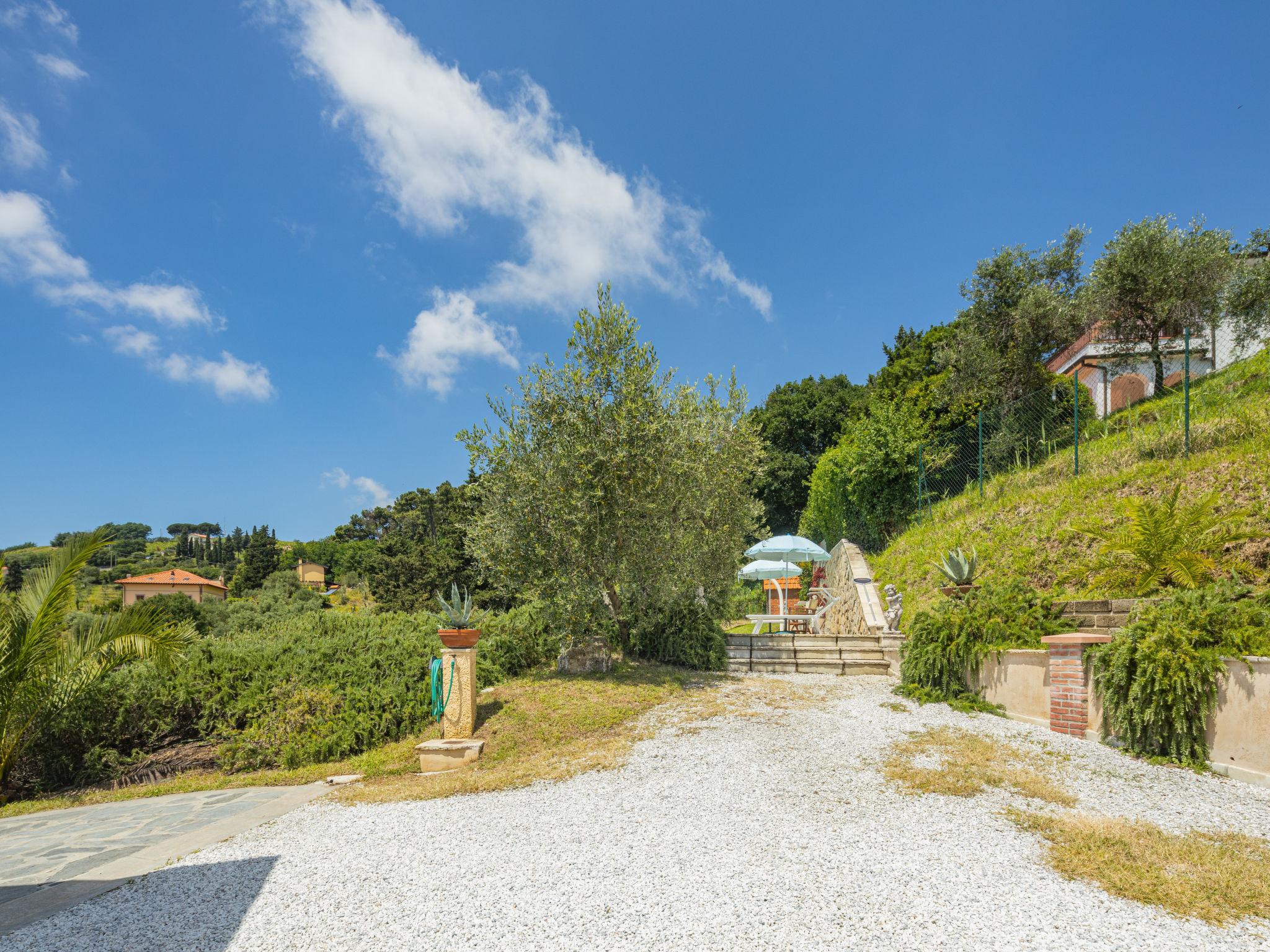 Foto 42 - Casa con 4 camere da letto a Massarosa con piscina privata e vista mare