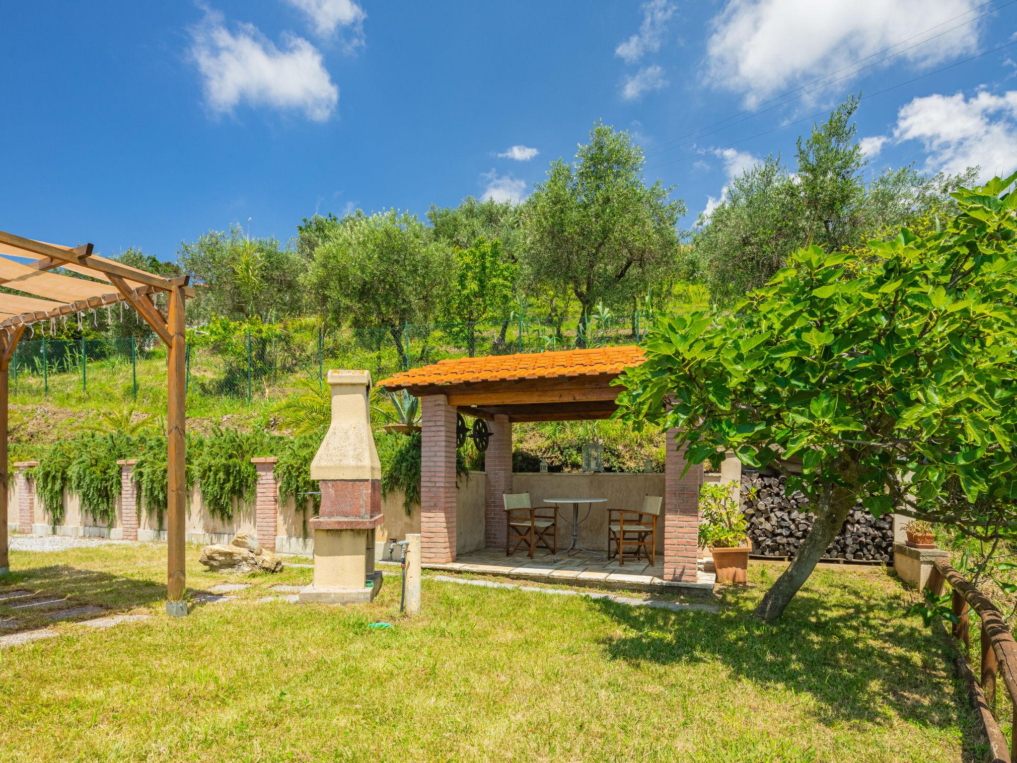 Foto 37 - Casa con 4 camere da letto a Massarosa con piscina privata e vista mare