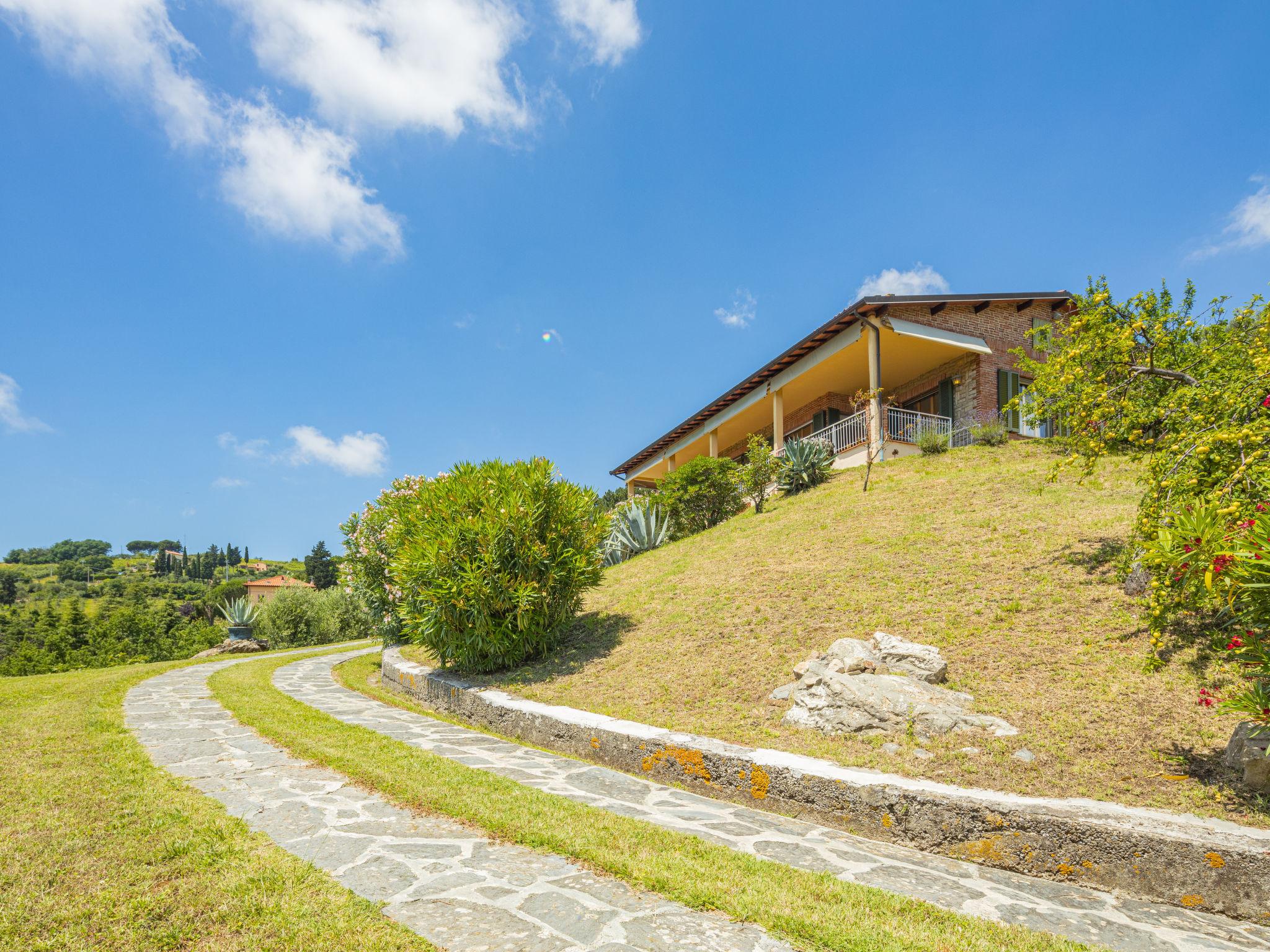 Foto 46 - Casa con 4 camere da letto a Massarosa con piscina privata e vista mare