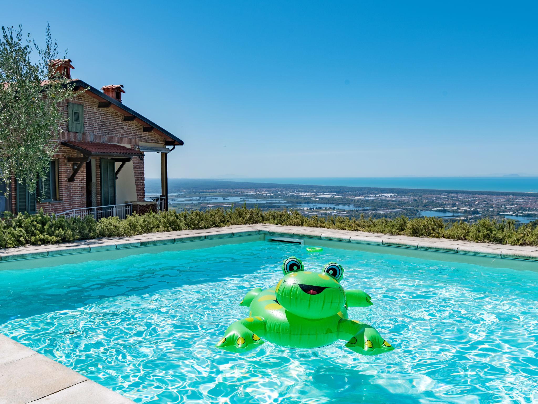 Photo 2 - Maison de 4 chambres à Massarosa avec piscine privée et vues à la mer