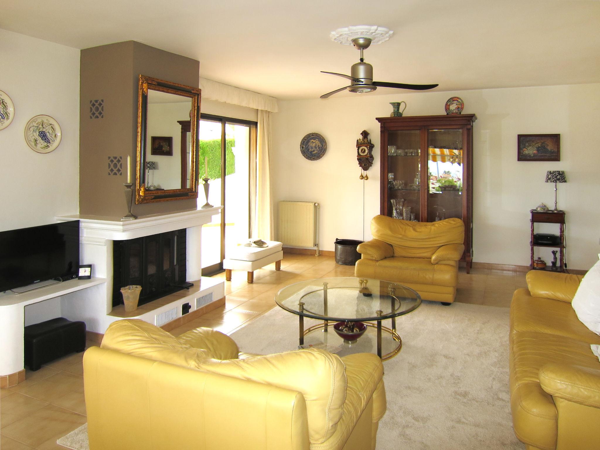 Photo 4 - 4 bedroom House in La Nucia with private pool and sea view