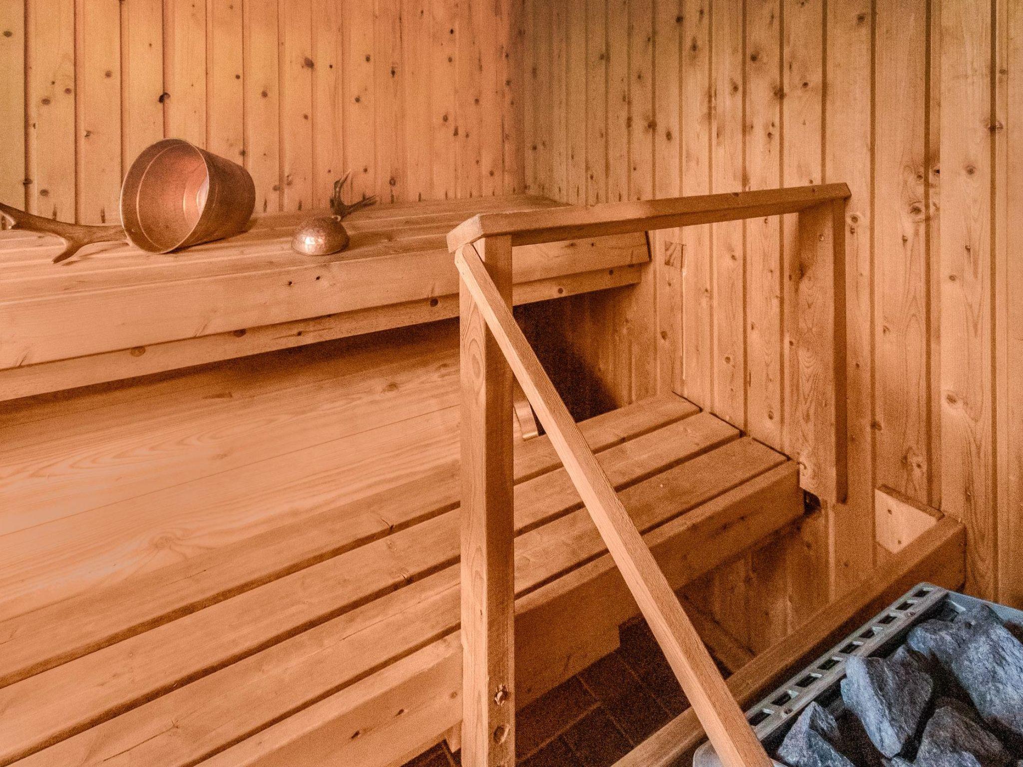 Foto 15 - Casa de 3 habitaciones en Kolari con sauna y vistas a la montaña
