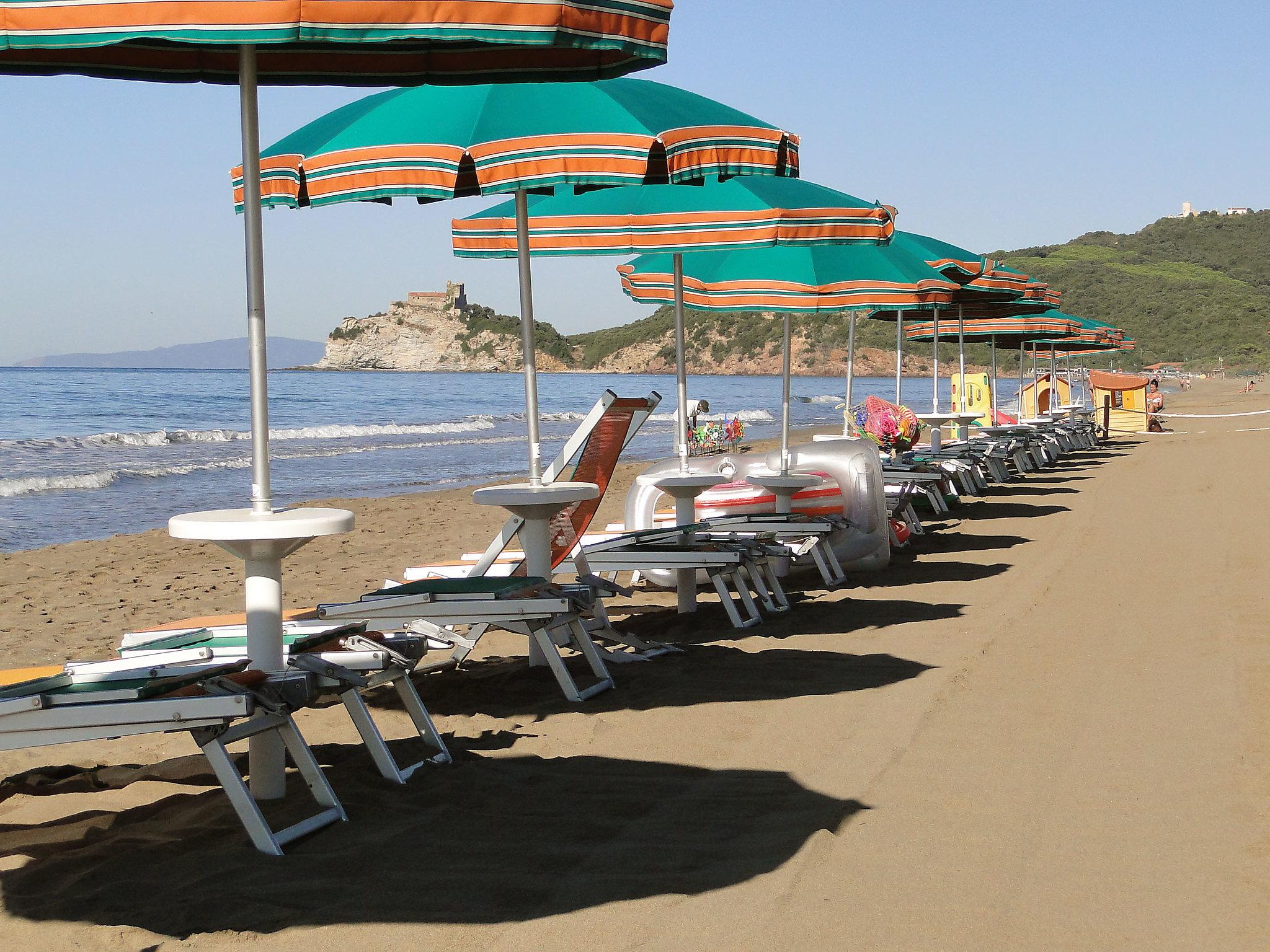 Foto 18 - Haus mit 2 Schlafzimmern in Castiglione della Pescaia mit garten und blick aufs meer