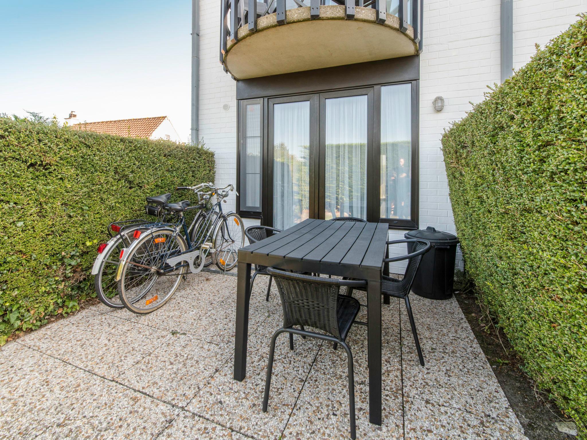 Photo 9 - 1 bedroom Apartment in De Haan with private pool and sea view