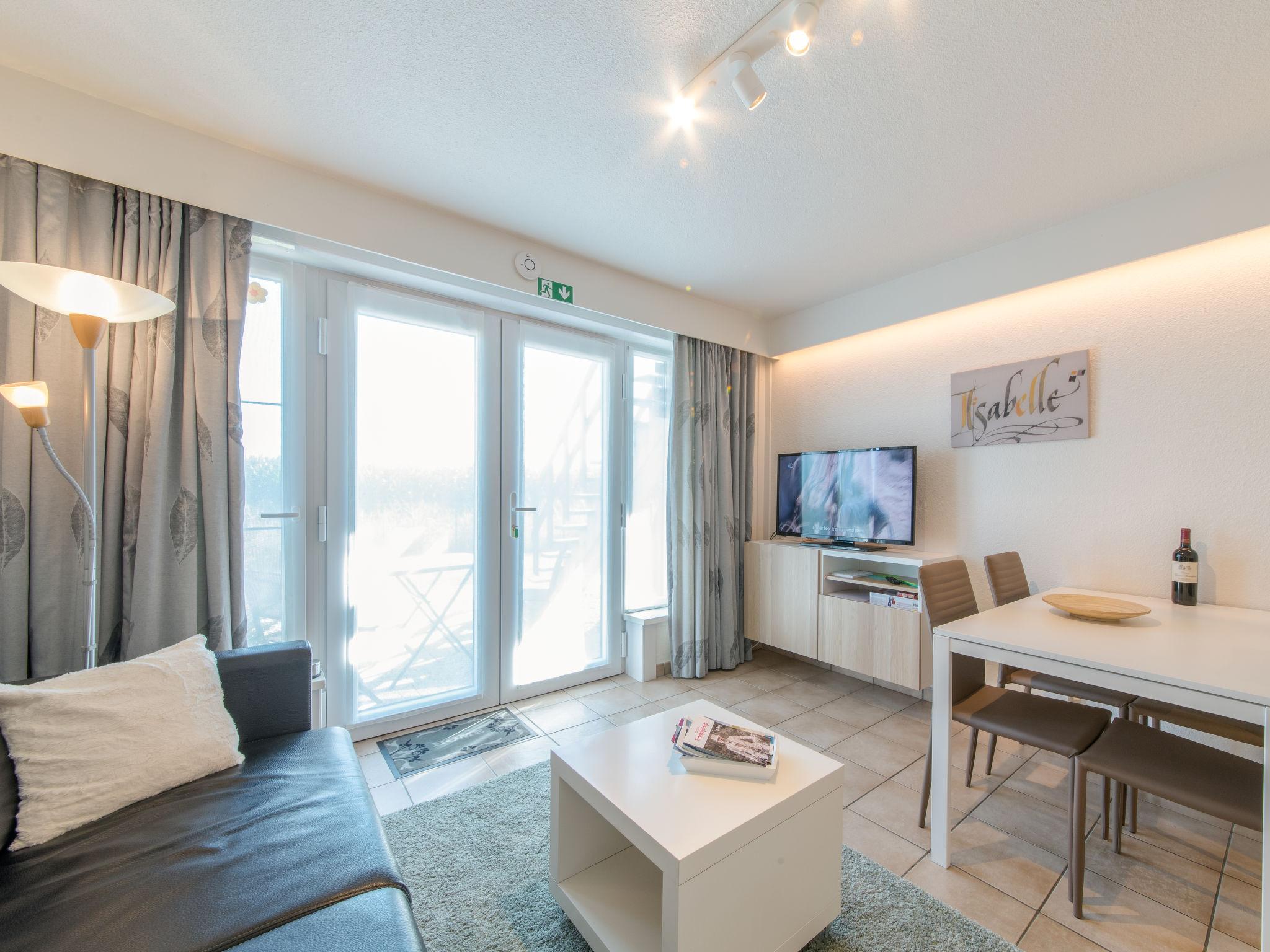 Foto 7 - Apartamento de 1 habitación en De Haan con piscina privada y vistas al mar