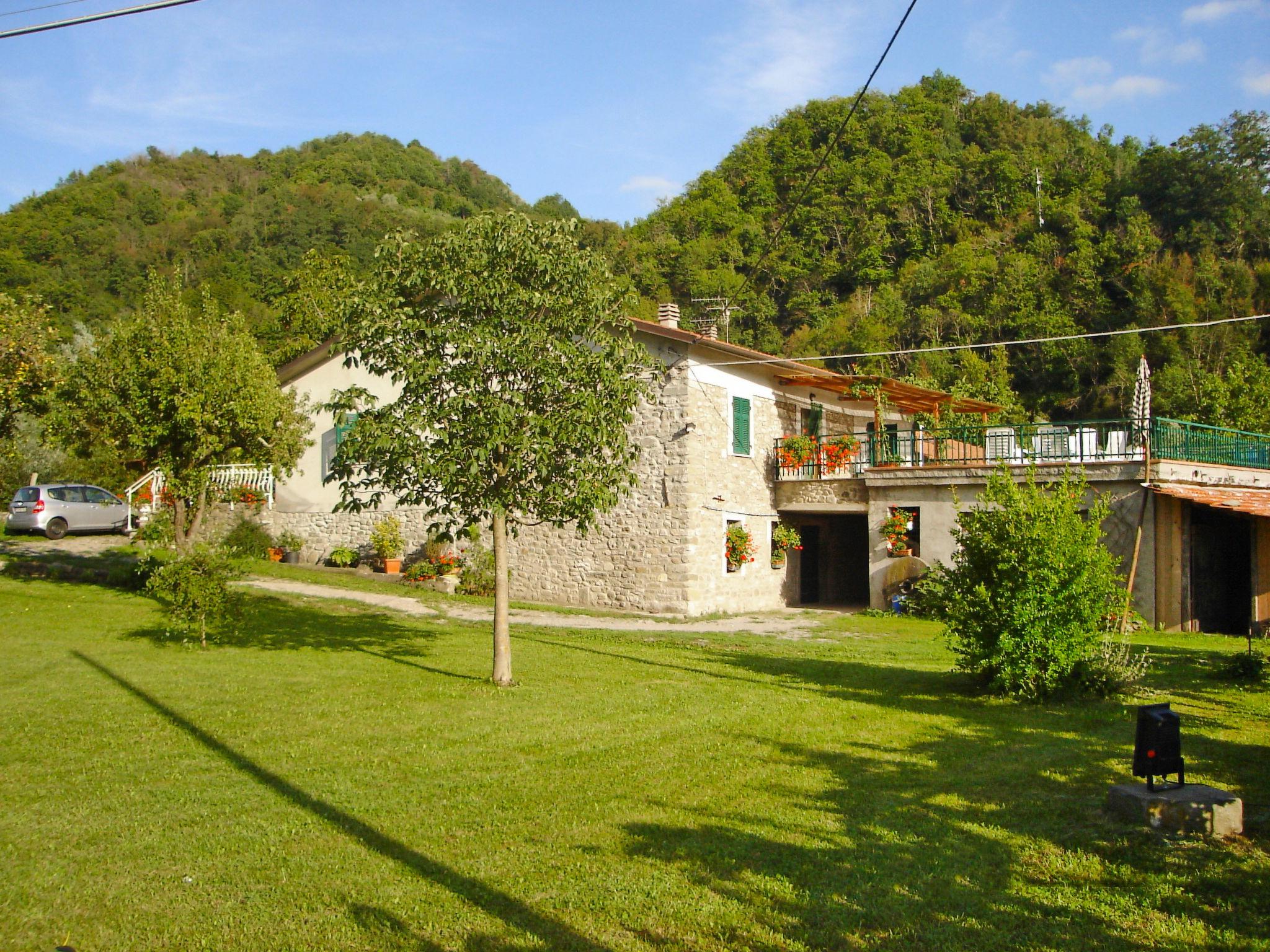 Foto 1 - Haus mit 3 Schlafzimmern in Casola in Lunigiana mit garten und terrasse