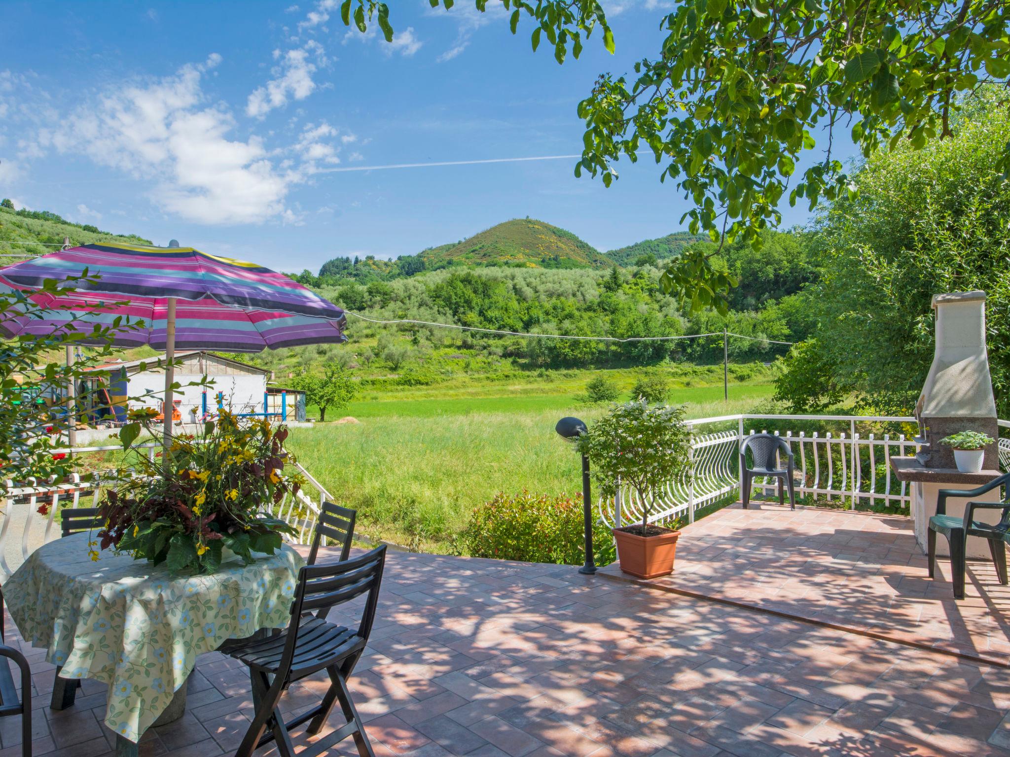 Photo 3 - Maison de 3 chambres à Casola in Lunigiana avec jardin et terrasse