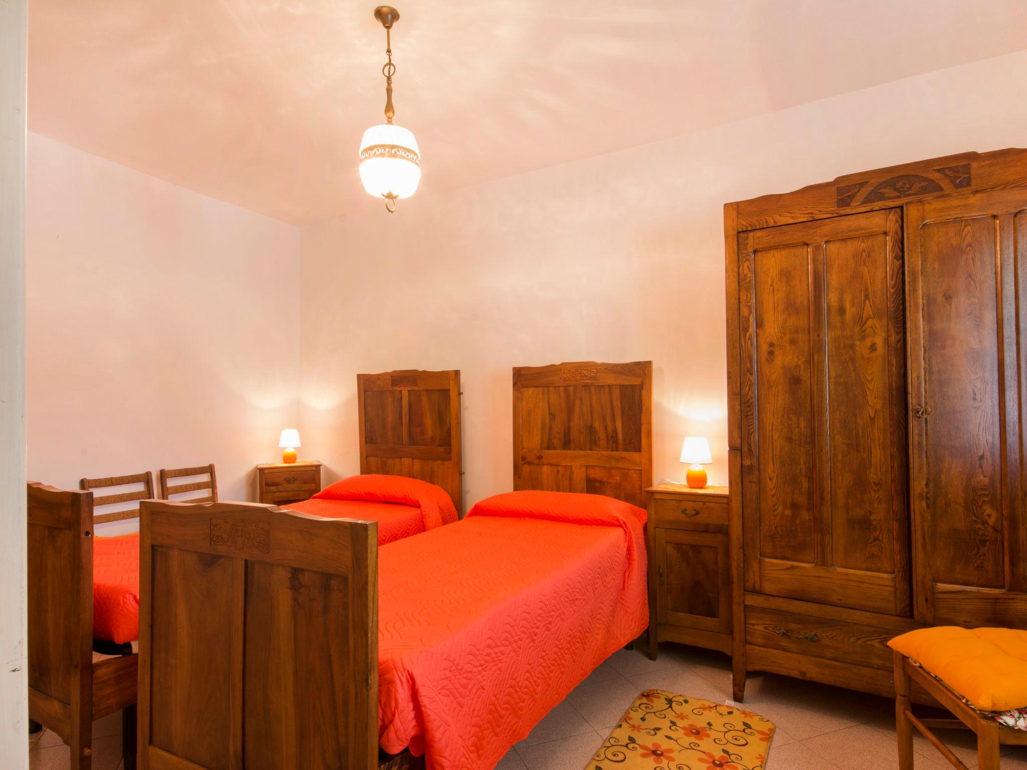 Foto 12 - Casa con 3 camere da letto a Casola in Lunigiana con giardino e terrazza