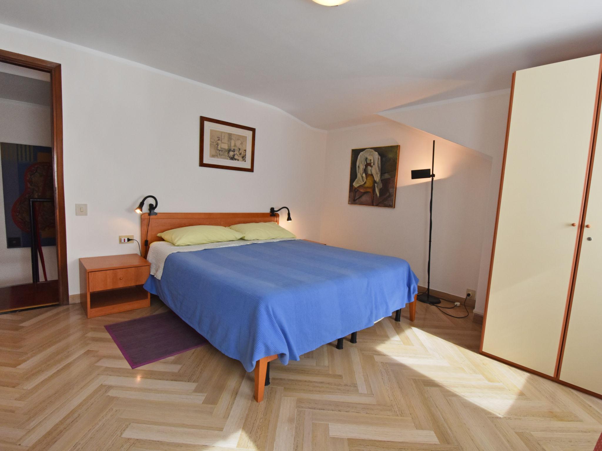 Foto 4 - Apartamento de 3 quartos em Veneza