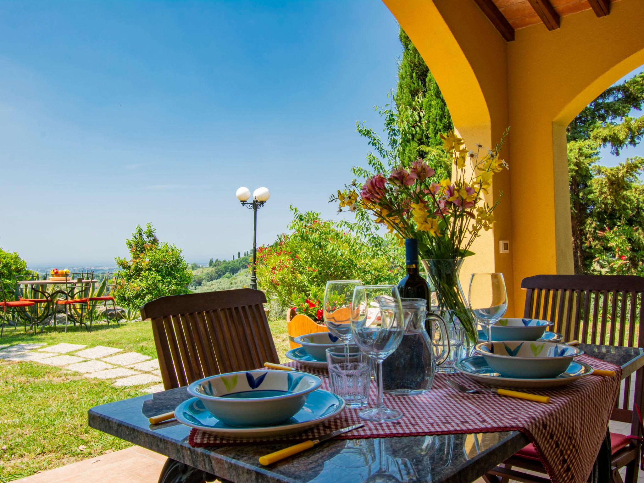 Photo 9 - Maison de 2 chambres à Riparbella avec jardin et terrasse