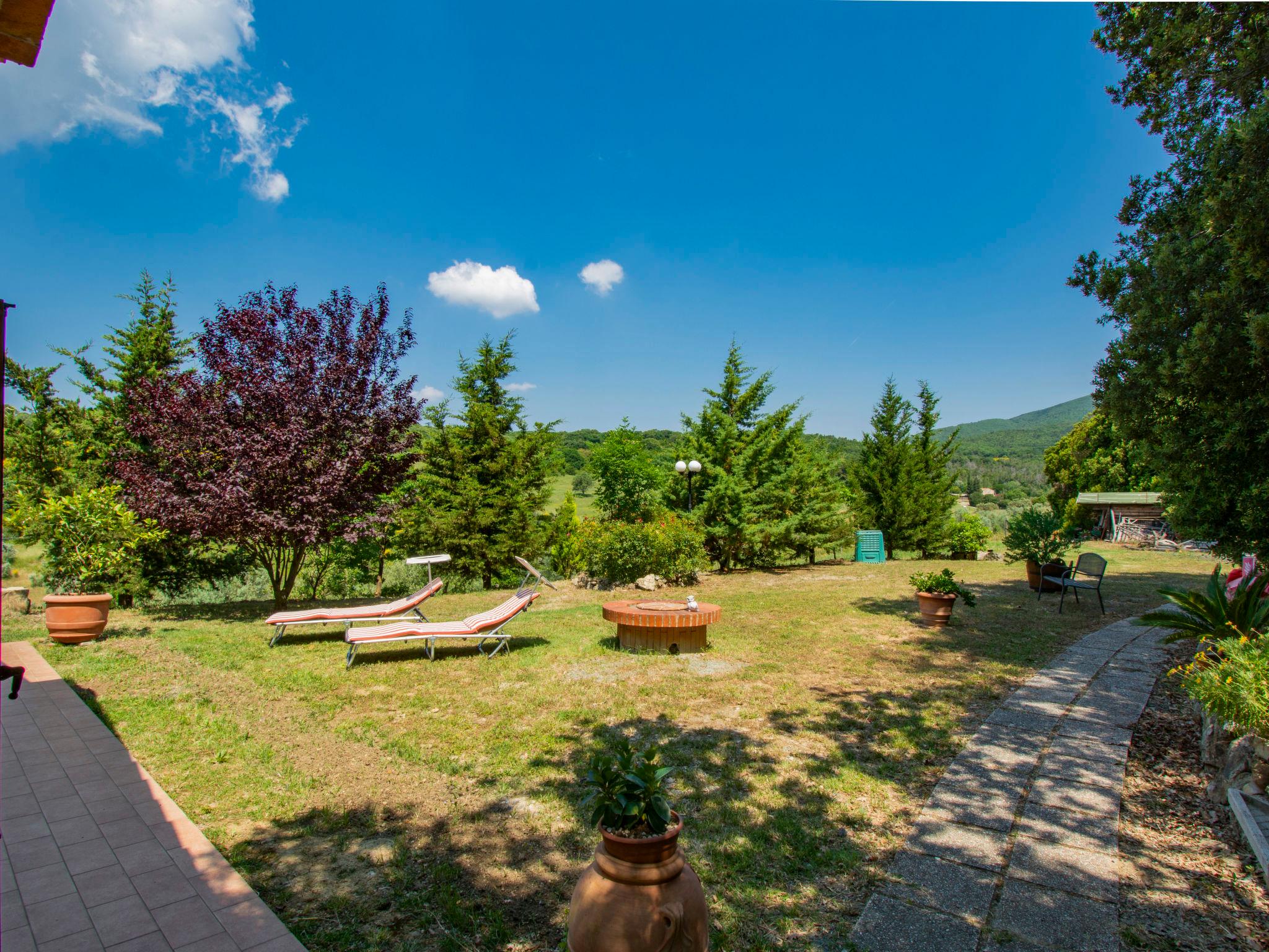 Photo 21 - 2 bedroom House in Riparbella with garden and terrace