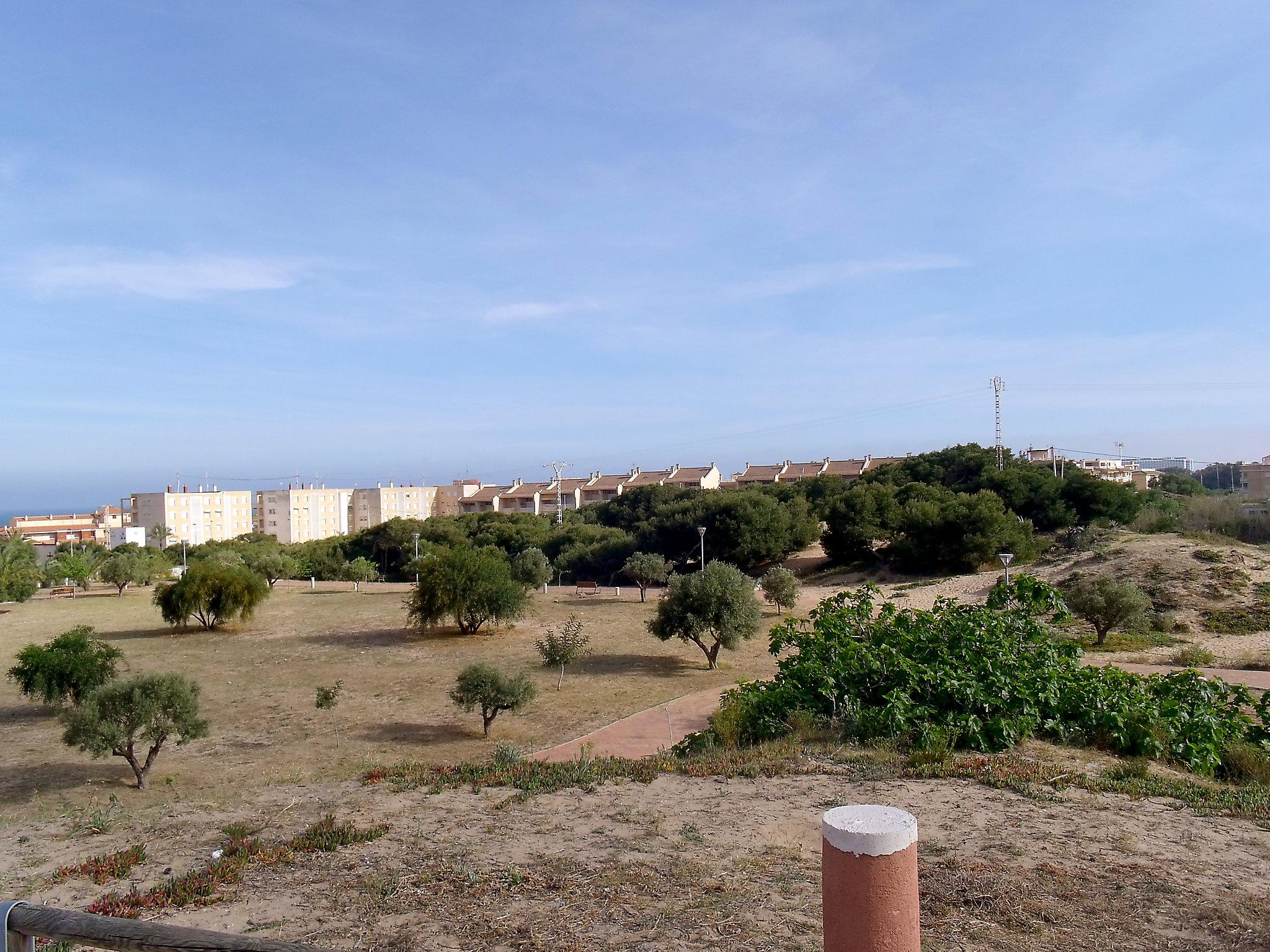 Photo 13 - Appartement de 3 chambres à Guardamar del Segura avec terrasse et vues à la mer