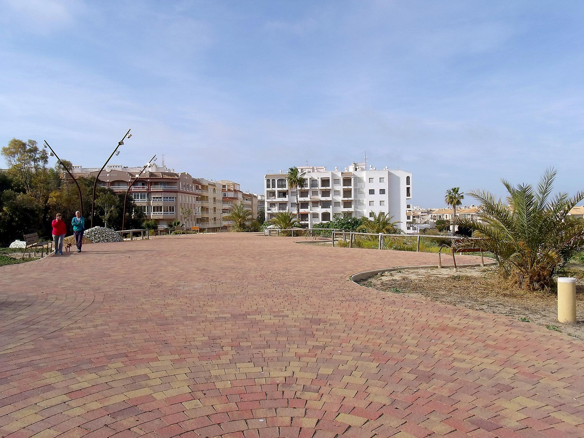 Photo 10 - Appartement de 3 chambres à Guardamar del Segura avec terrasse et vues à la mer