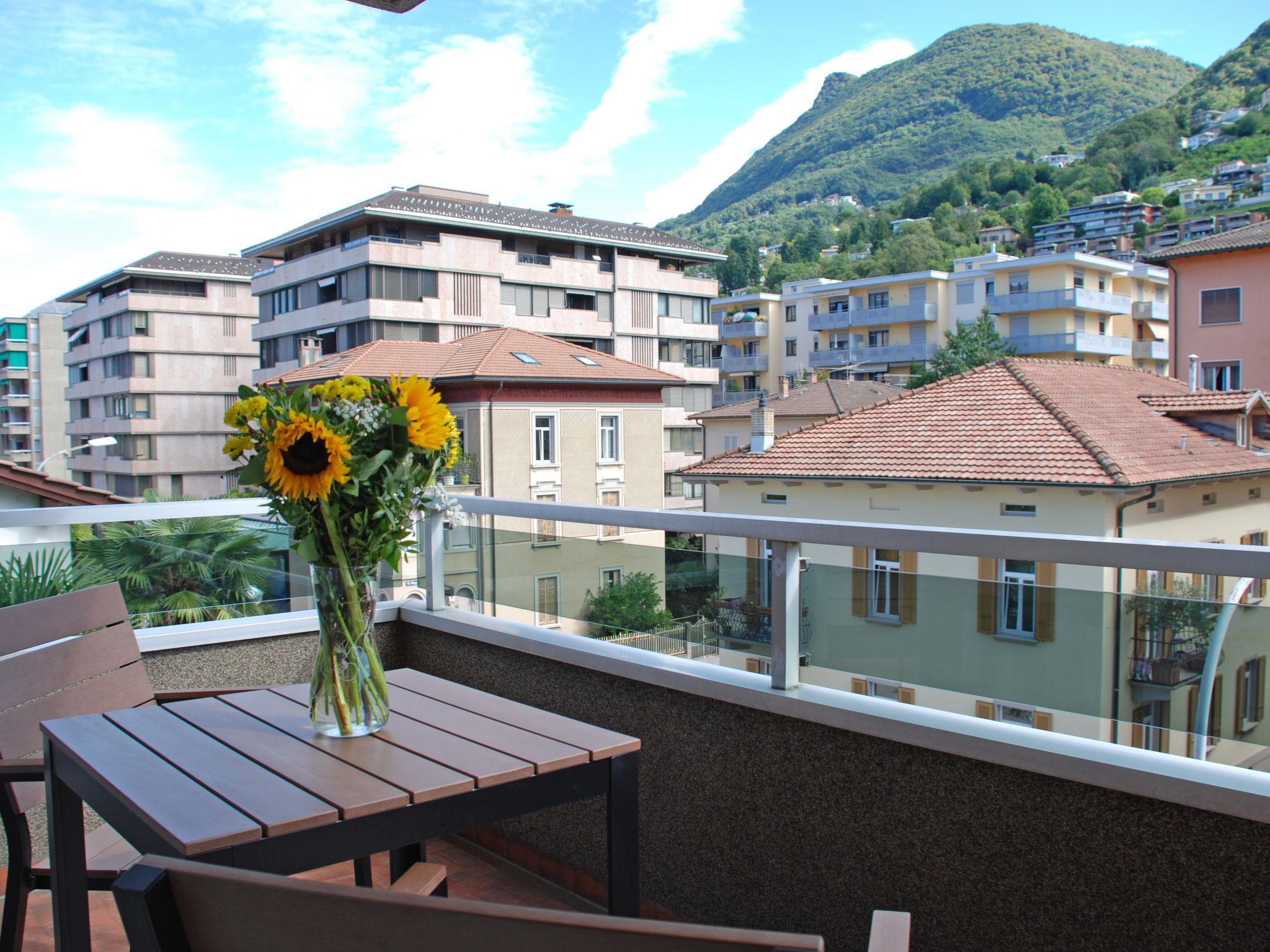 Foto 1 - Apartamento en Lugano con vistas a la montaña