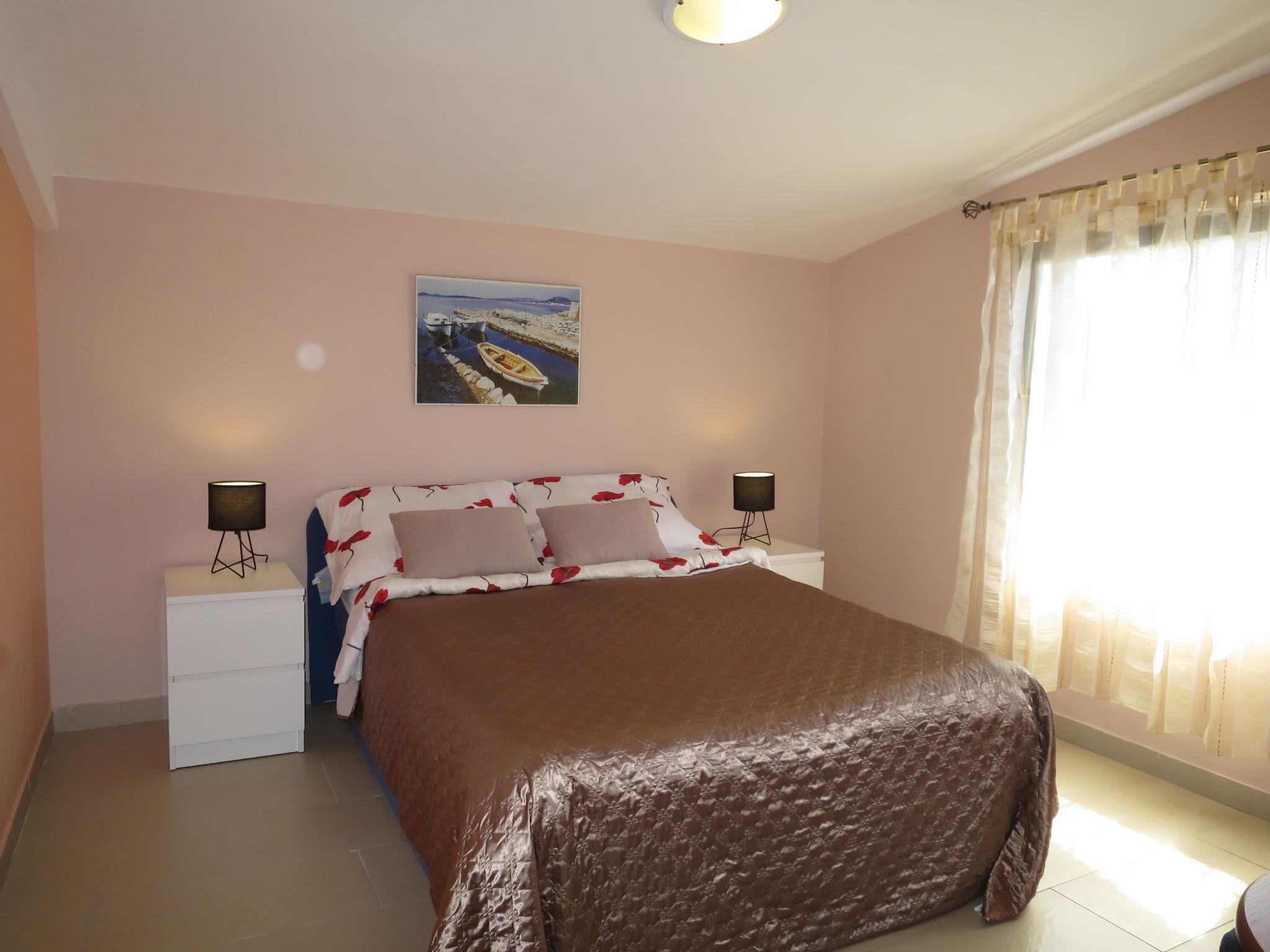 Foto 9 - Casa con 3 camere da letto a Obrovac con terrazza e vista mare