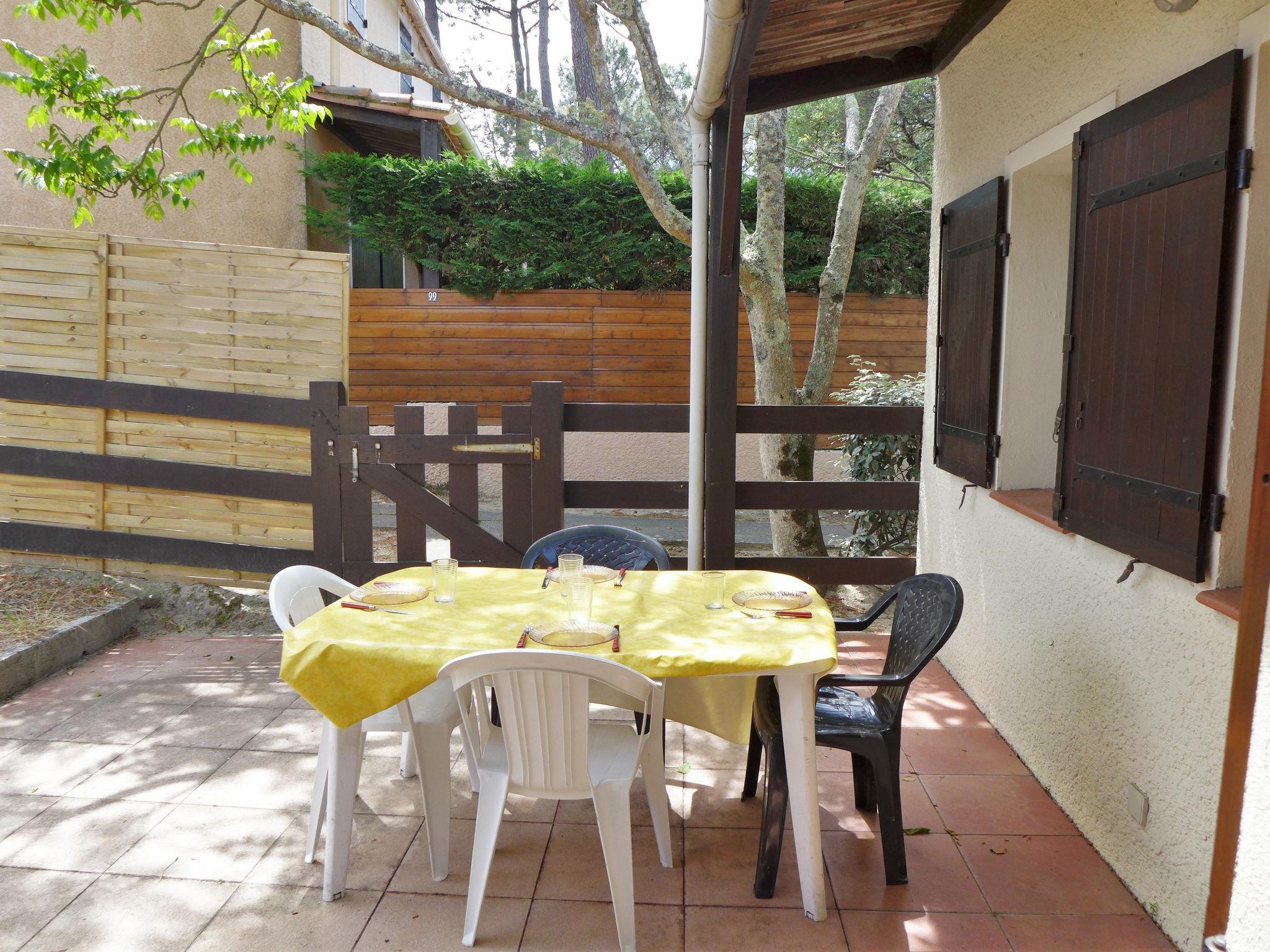 Photo 13 - Maison de 2 chambres à Lacanau avec piscine et jardin