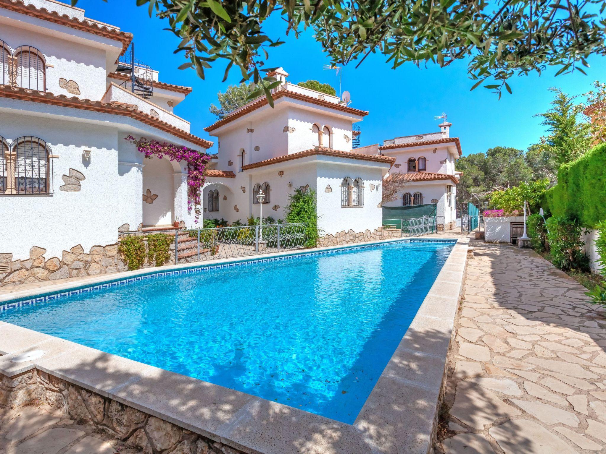 Photo 1 - Maison de 3 chambres à Mont-roig del Camp avec piscine et vues à la mer